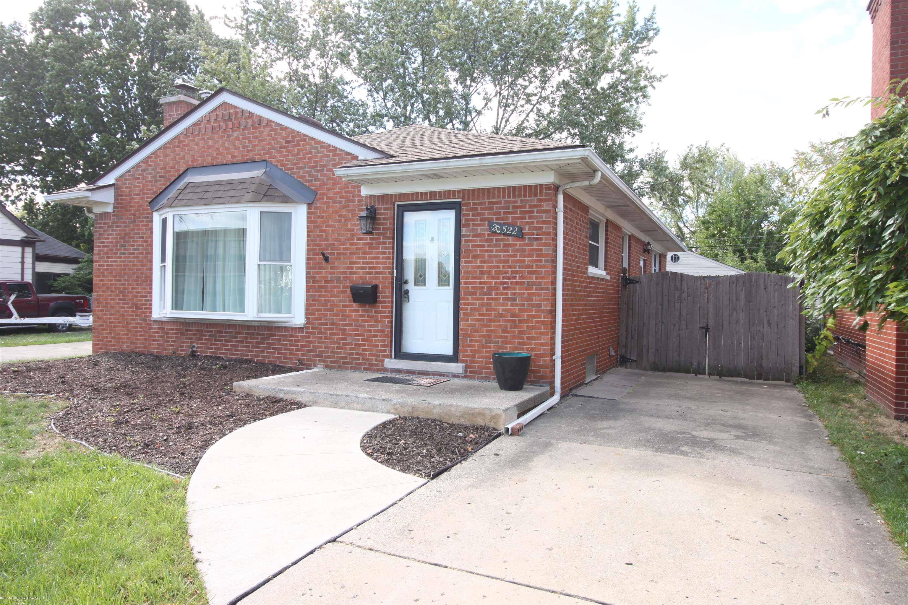 Harper Woods, MI 48225,20522 Lennon