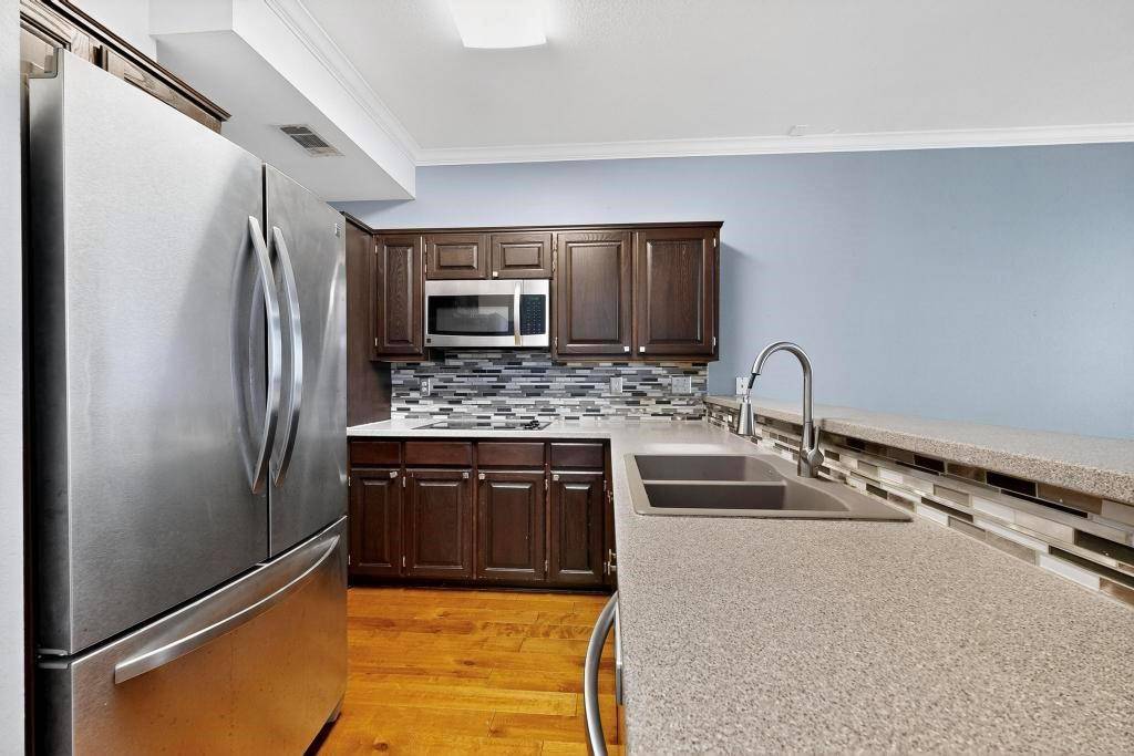 Dallas, TX 75243,8437 Towneship Lane