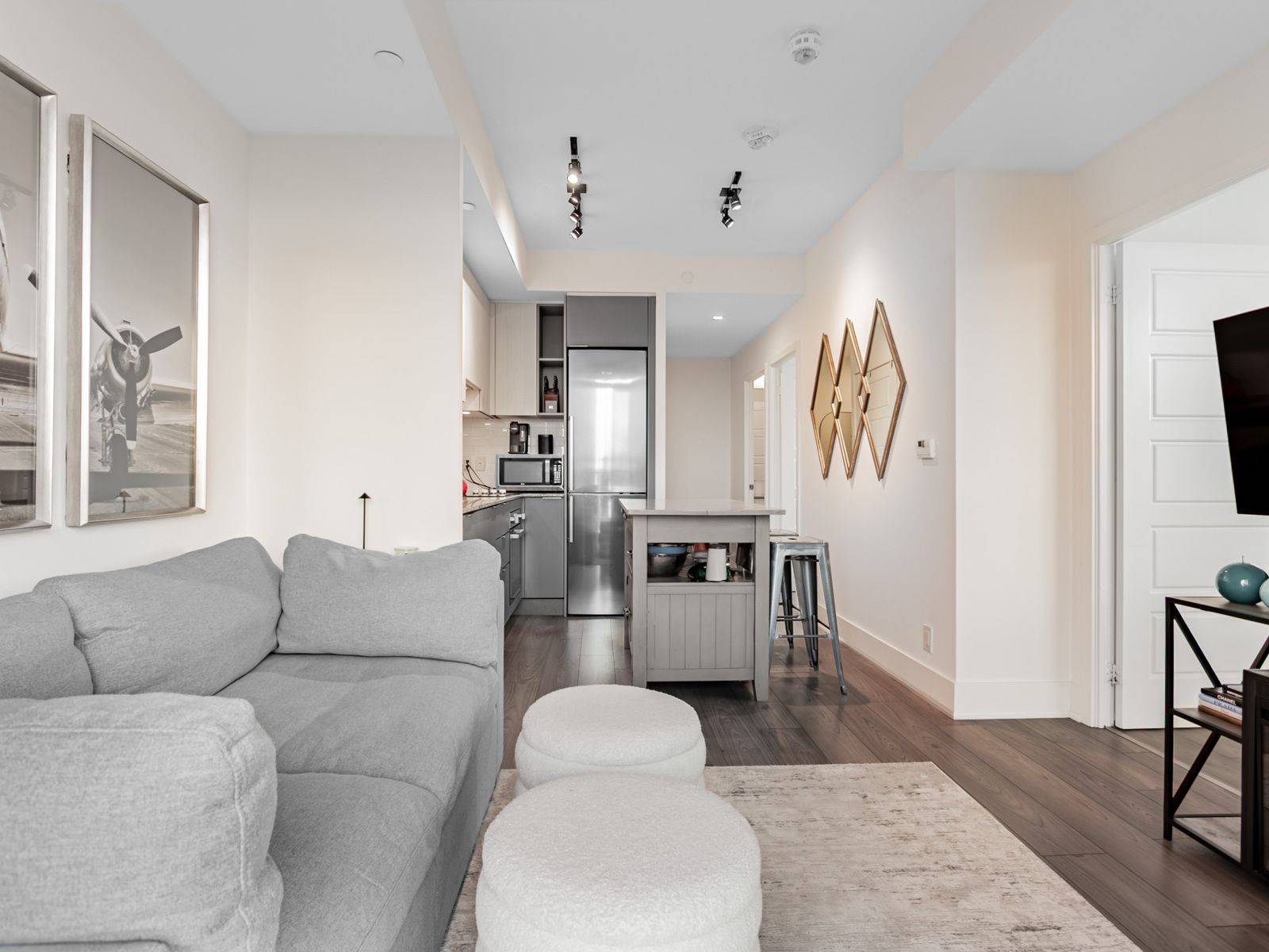 Toronto C08, ON M5A 0N6,120 Parliament ST #2202