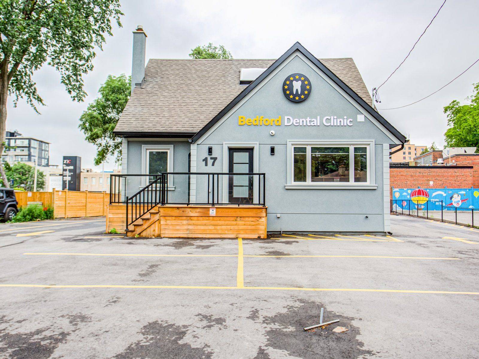 Richmond Hill, ON L4C 2N9,17 Bedford Park AVE