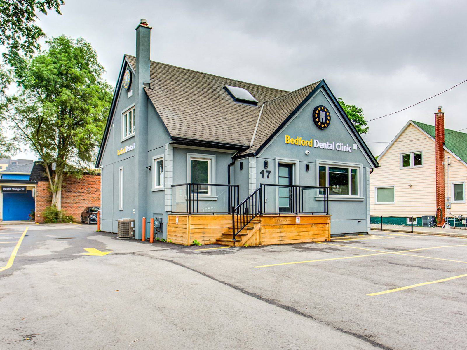 Richmond Hill, ON L4C 2N9,17 Bedford Park AVE