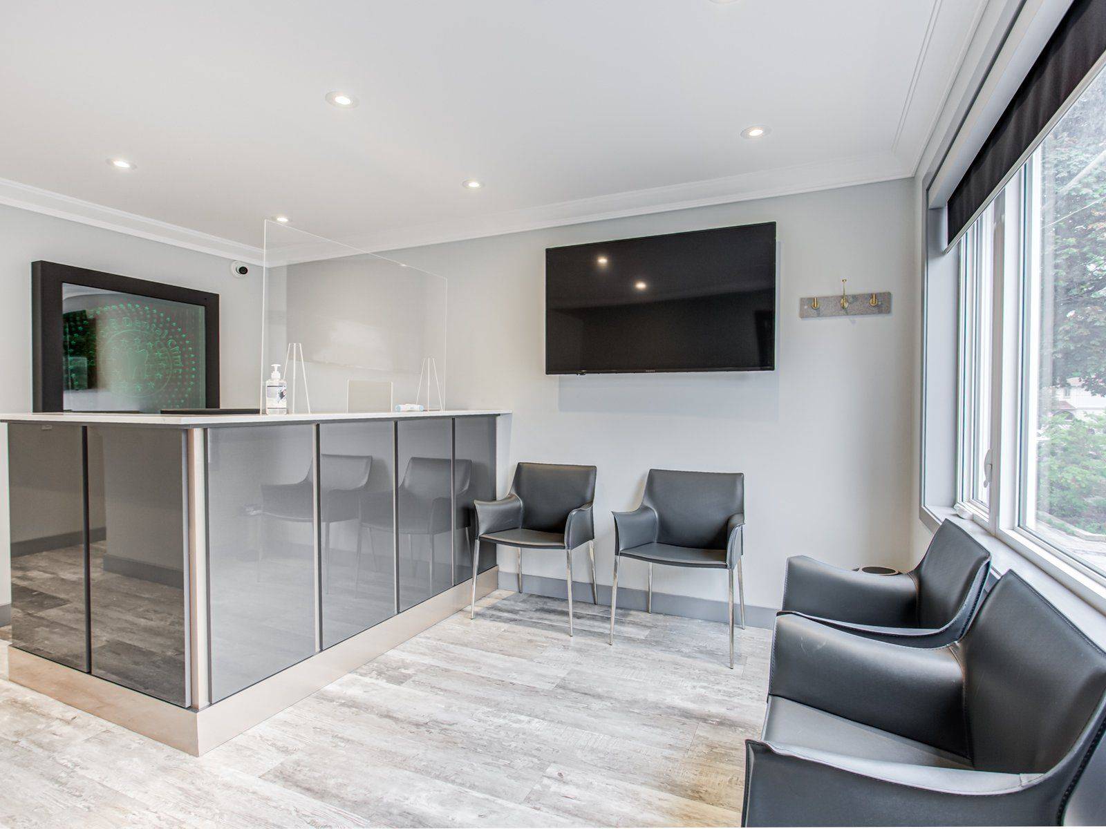 Richmond Hill, ON L4C 2N9,17 Bedford Park AVE