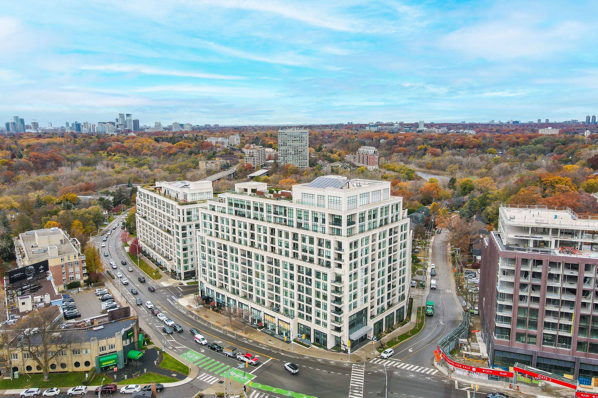 Toronto W01, ON M6S 0A1,1 Old Mill DR #308