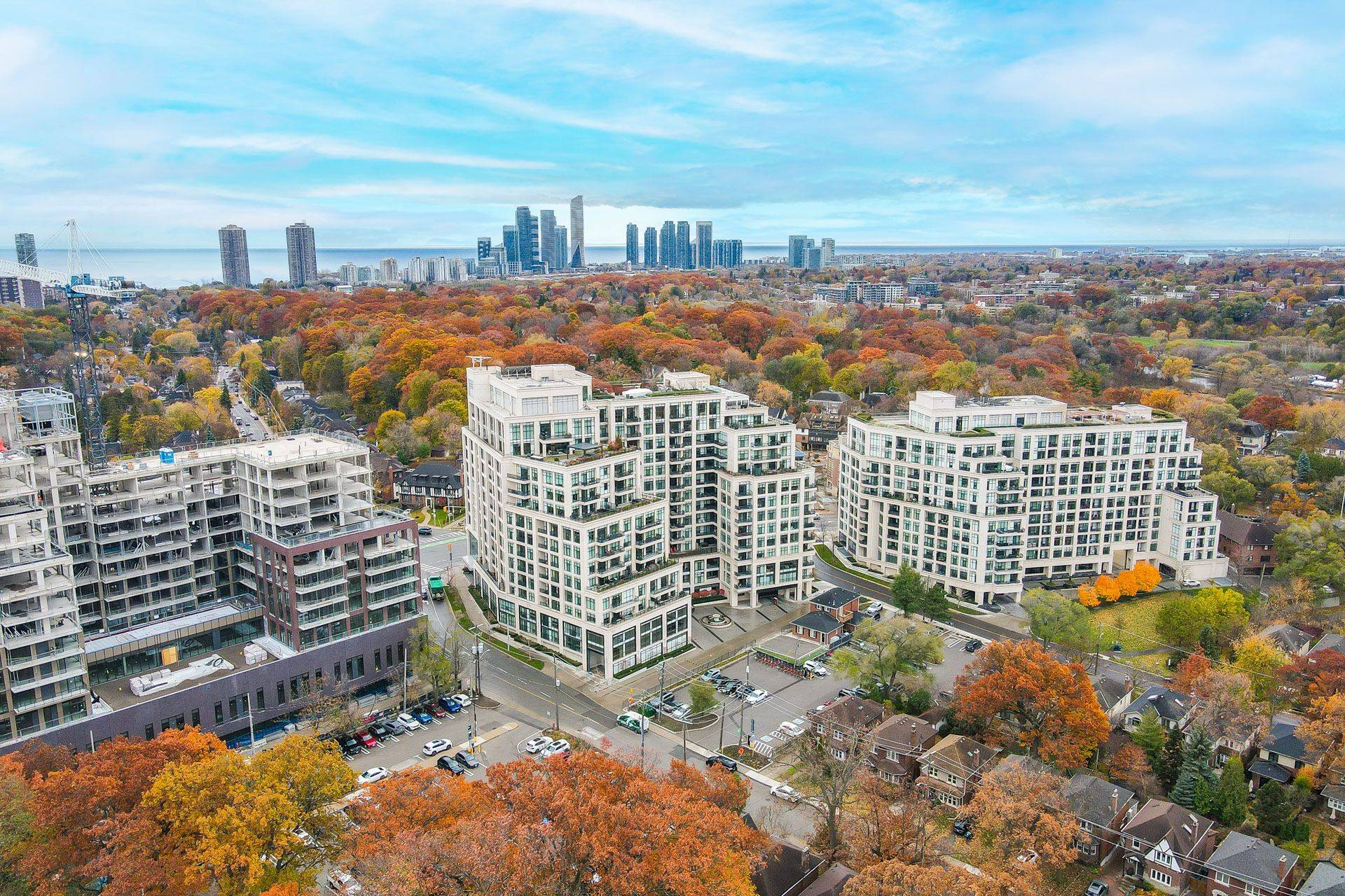 Toronto W01, ON M6S 0A1,1 Old Mill DR #308