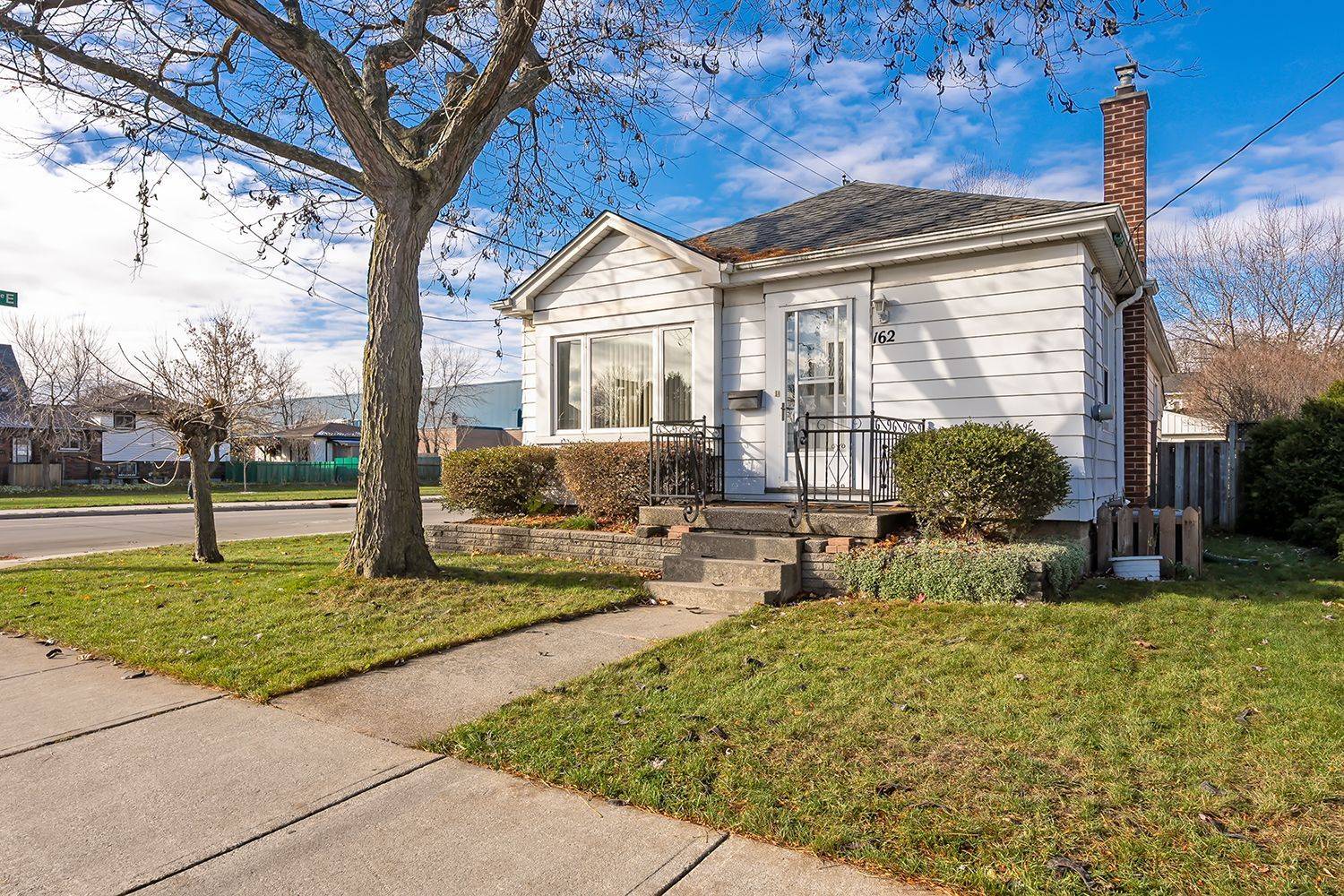 Hamilton, ON L9A 4P1,162 East 18th ST