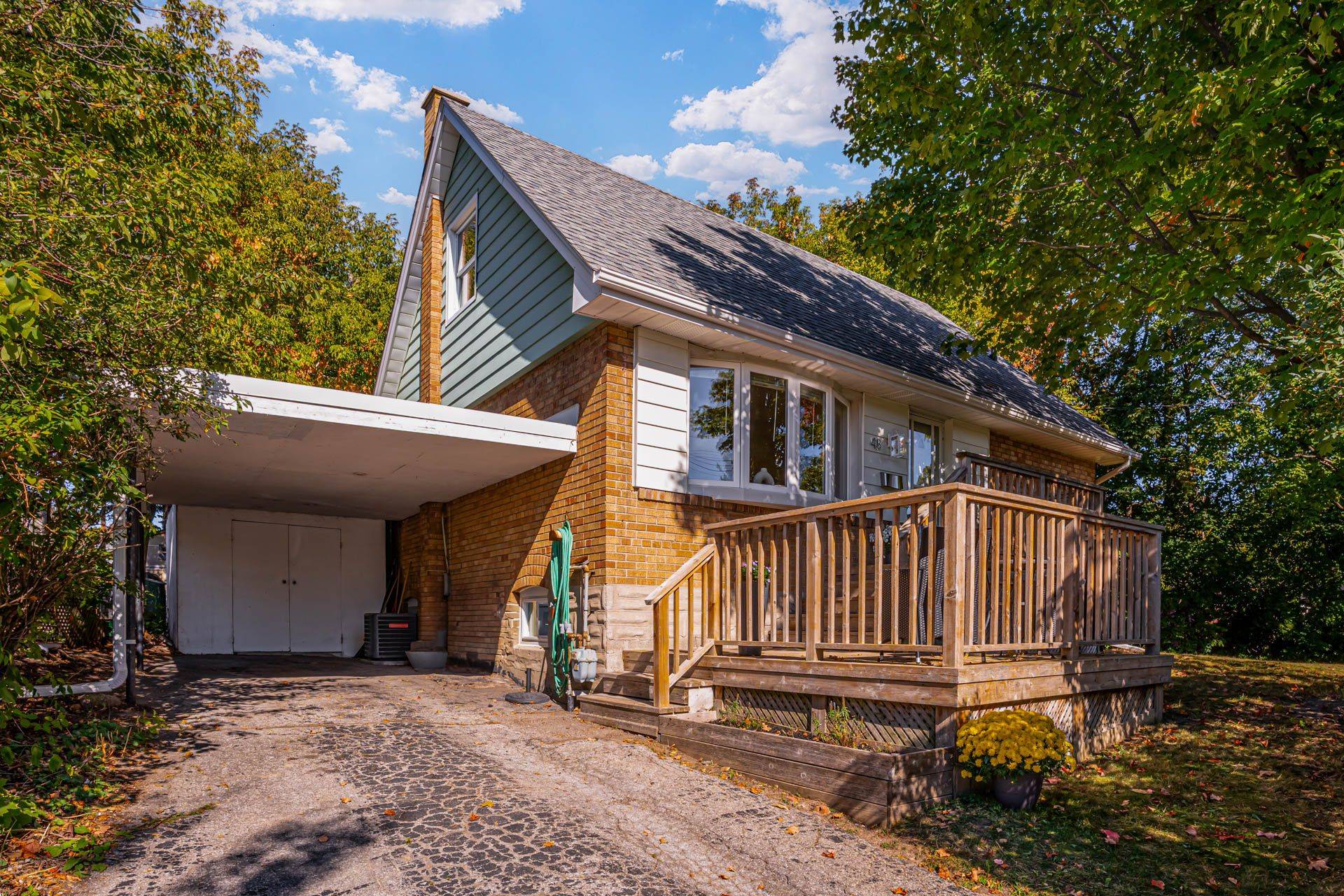 Toronto E04, ON M1P 1Y8,48 Shropshire DR