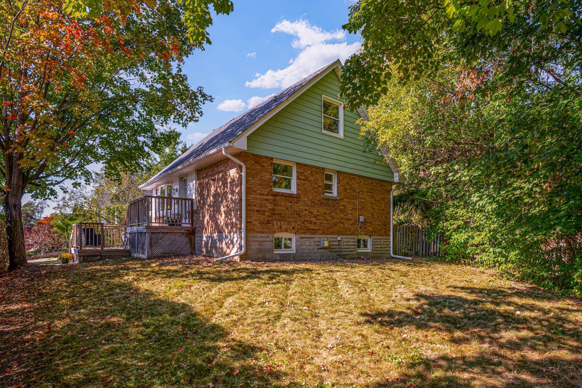 Toronto E04, ON M1P 1Y8,48 Shropshire DR