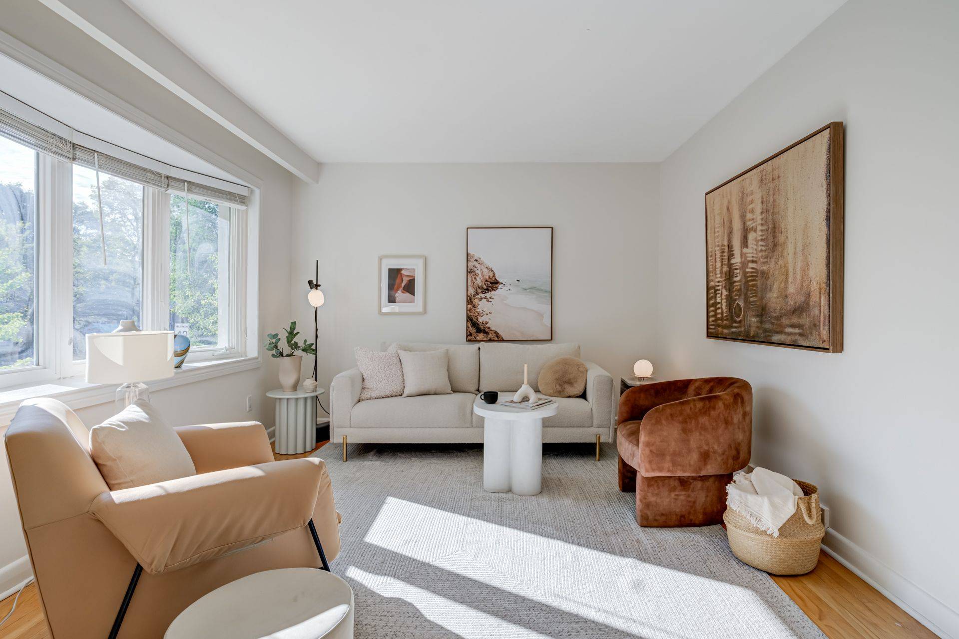 Toronto E04, ON M1P 1Y8,48 Shropshire DR