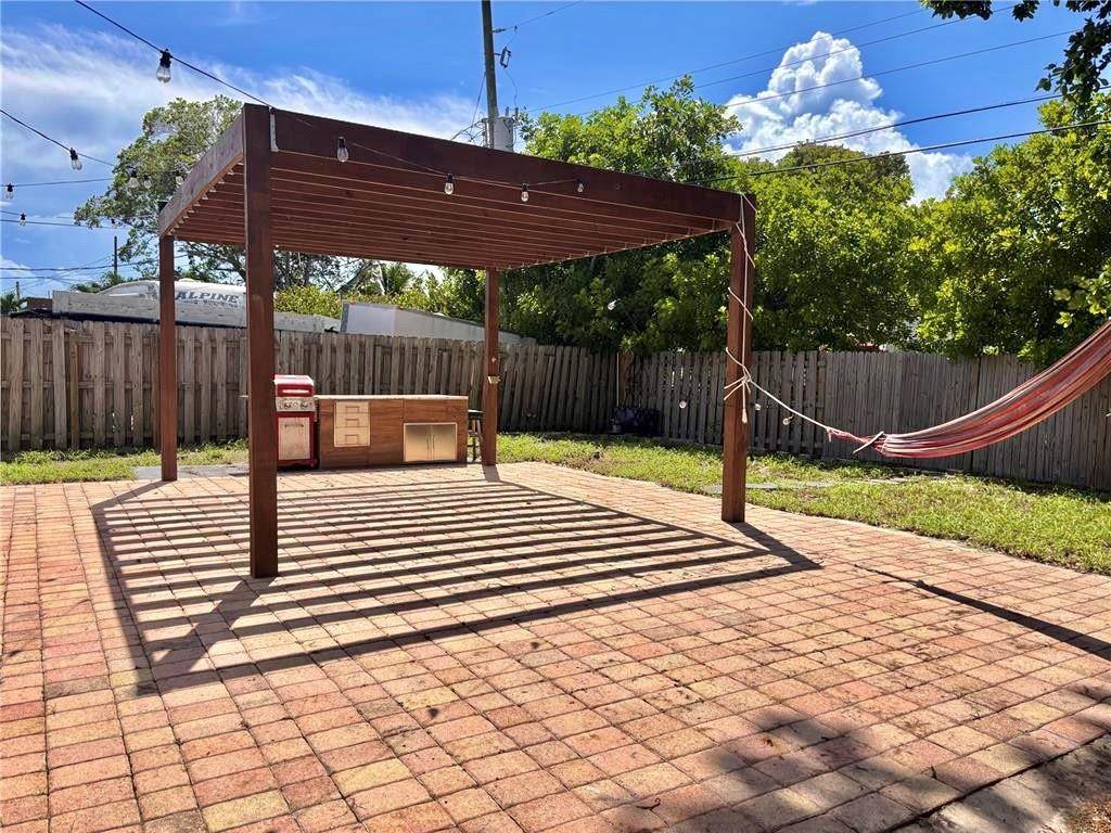 Pompano Beach, FL 33064,5301 NE 17th Ave