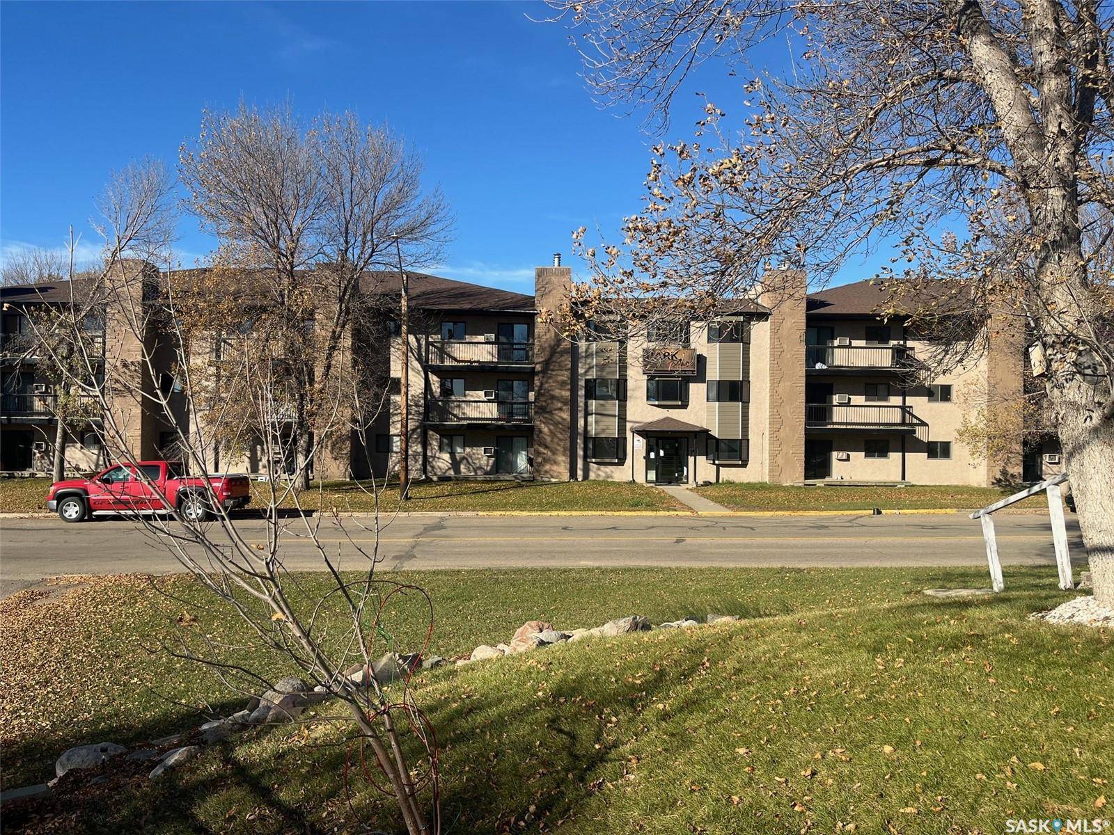 Estevan, SK S4A 2K5,402 Perkins STREET