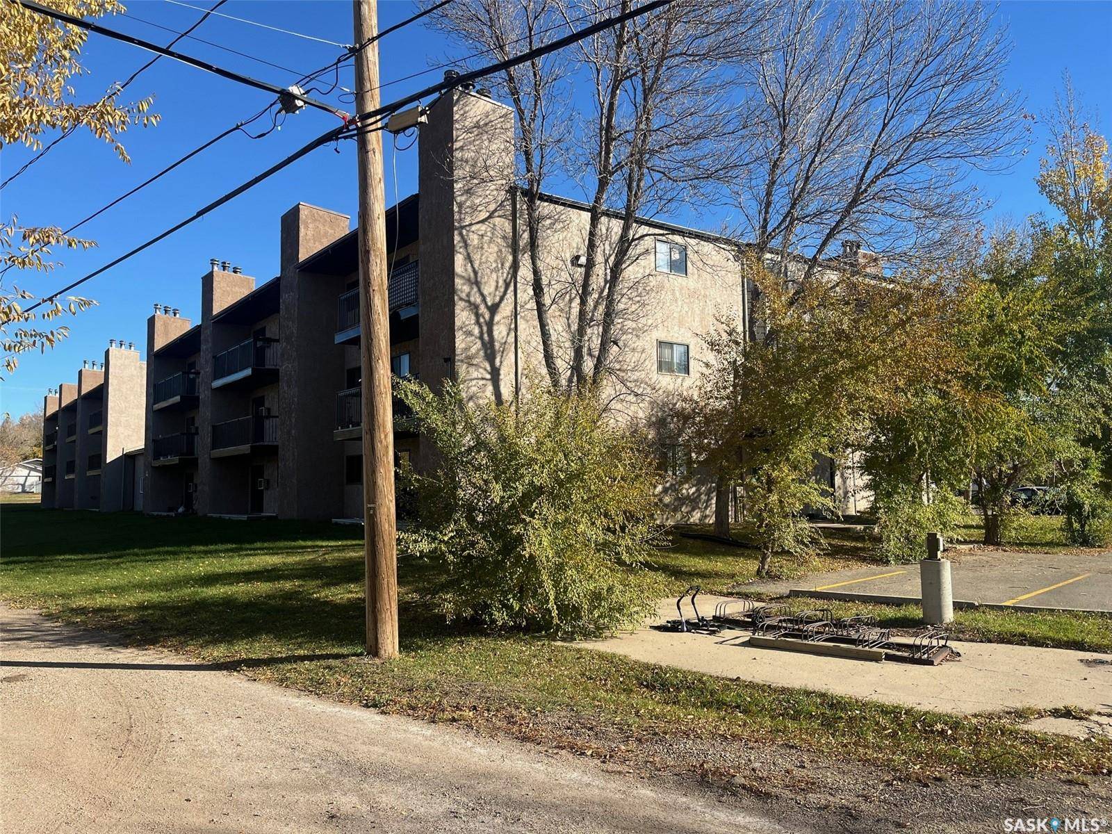 Estevan, SK S4A 2K5,402 Perkins STREET
