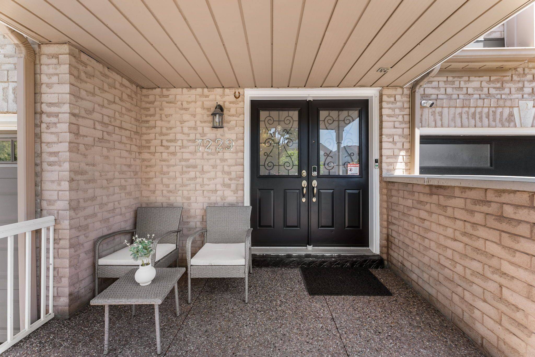 Mississauga, ON L5N 8E5,7229 Pallett CT