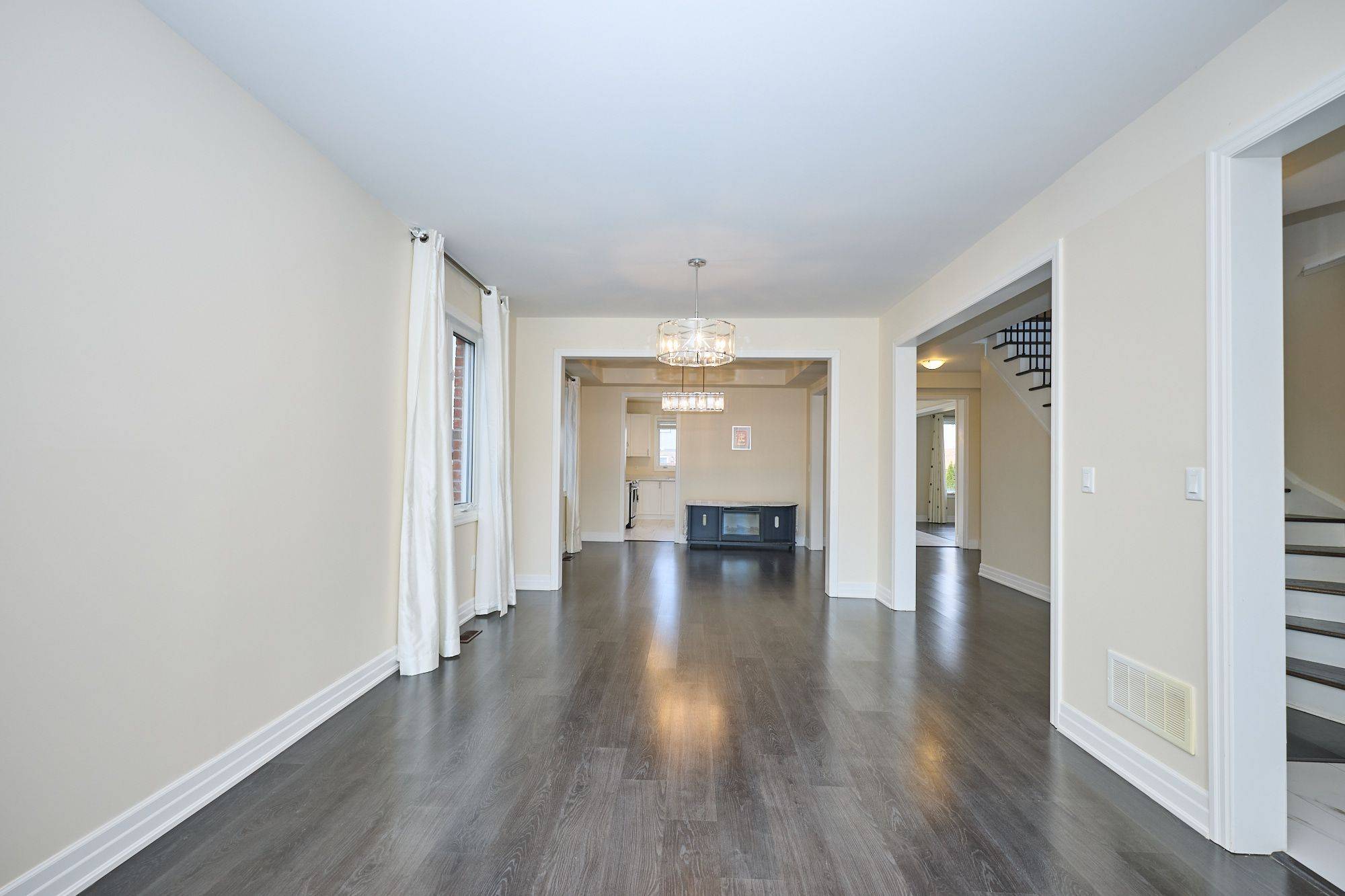 Niagara Falls, ON L2G 0X5,9367 Emerald AVE