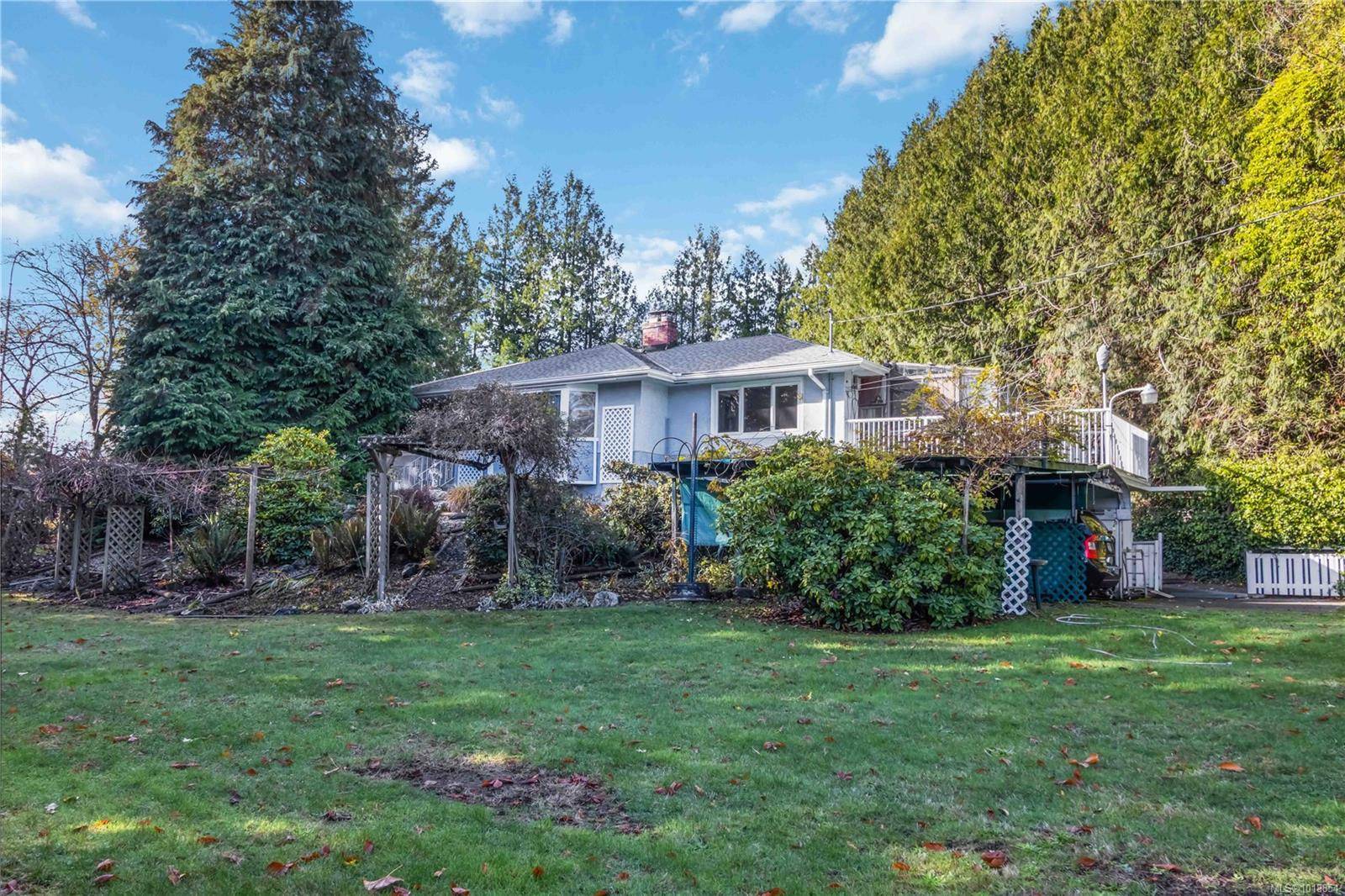 Saanich, BC V8X 2N9,4504 Pachena Pl