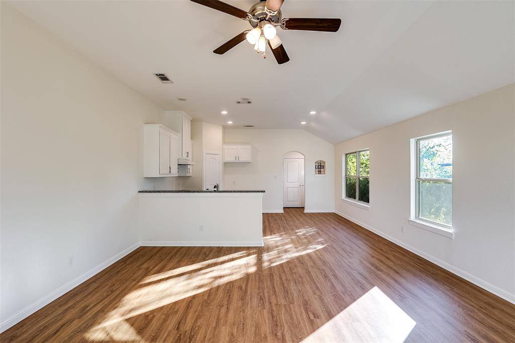 Fort Worth, TX 76105,2836 Burchill Road S