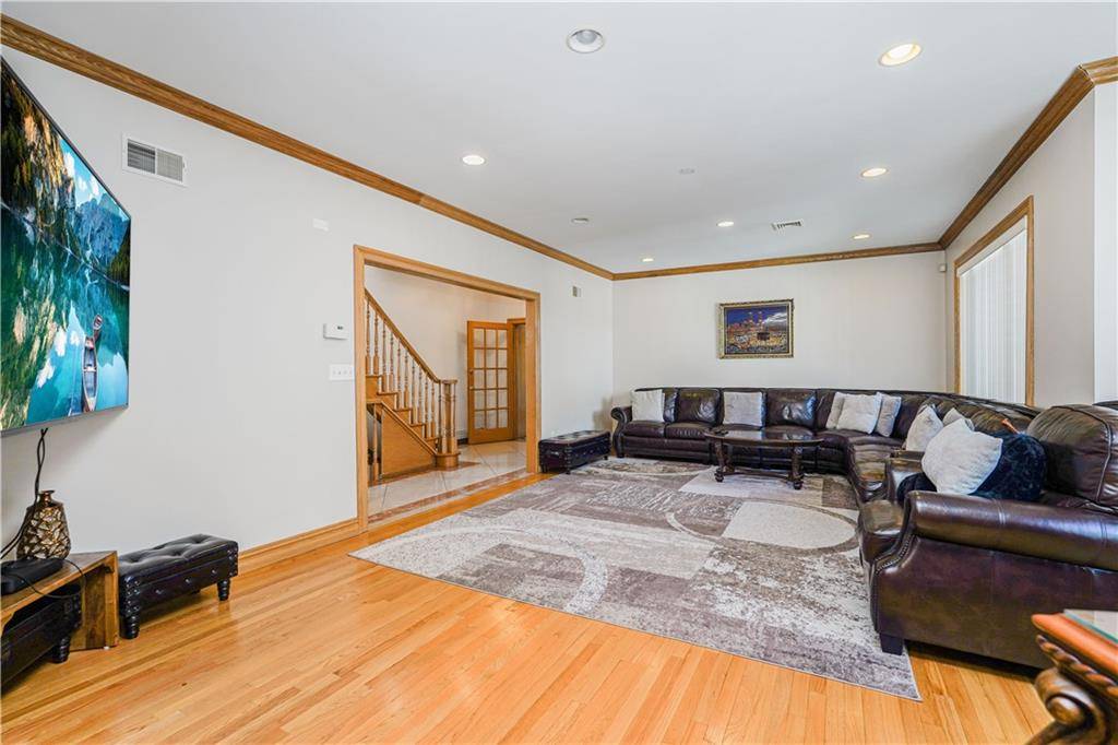 Staten  Island, NY 10306,86 Fremont AVE