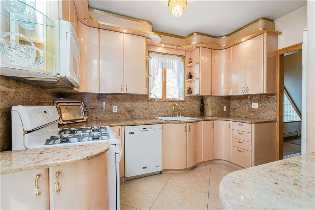 Staten  Island, NY 10306,86 Fremont AVE