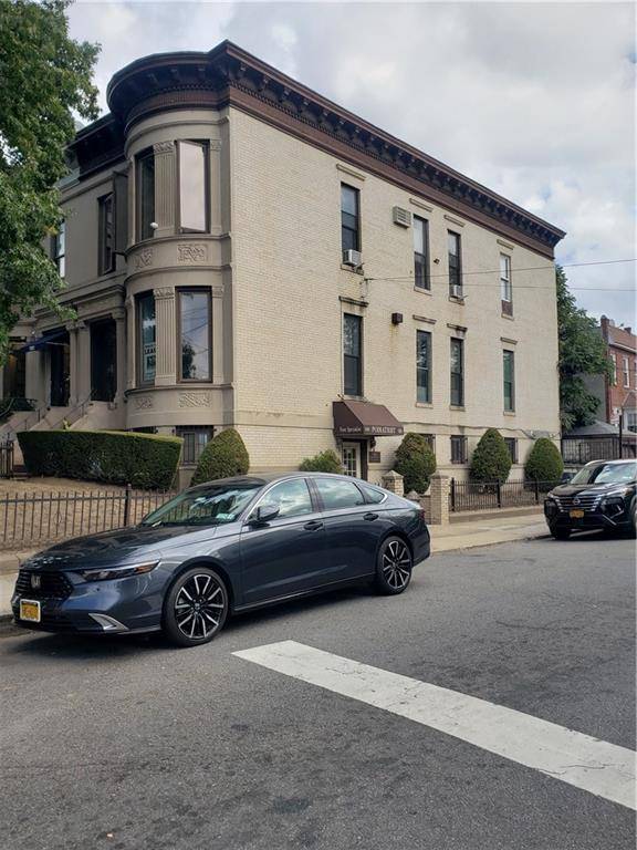 Brooklyn, NY 11228,7523 Fort Hamilton Pkwy