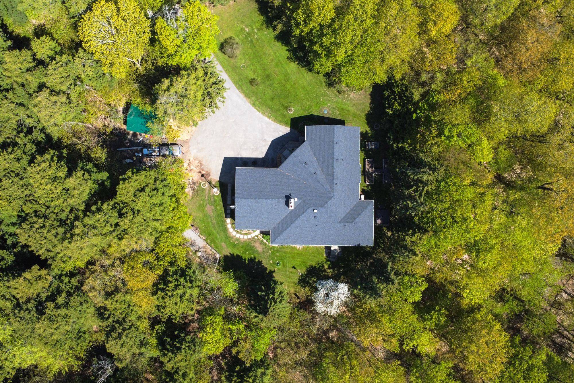 Oshawa, ON L1H 0N5,215 Raglan RD W