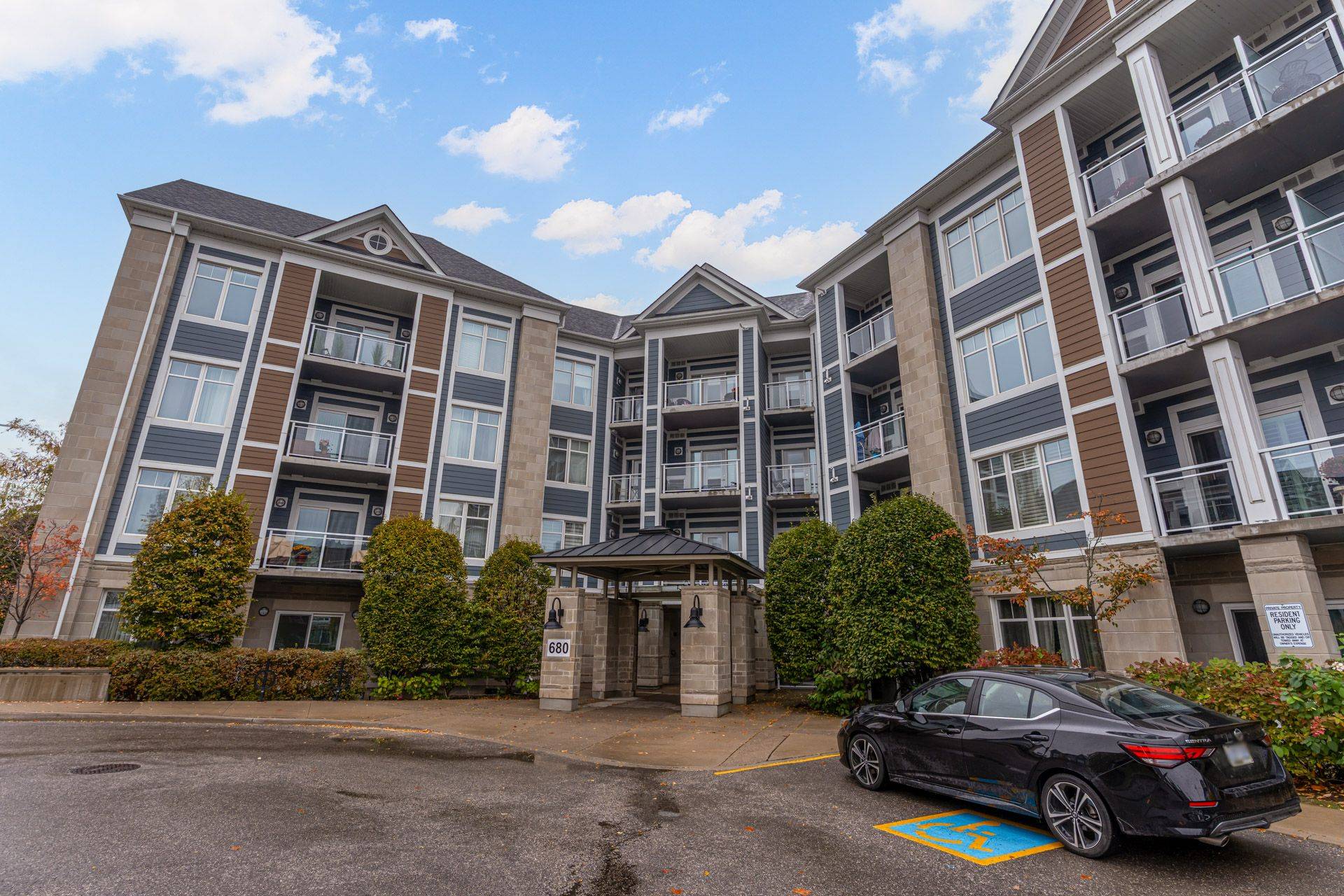 Whitby, ON L1N 0L2,680 Gordon ST #107