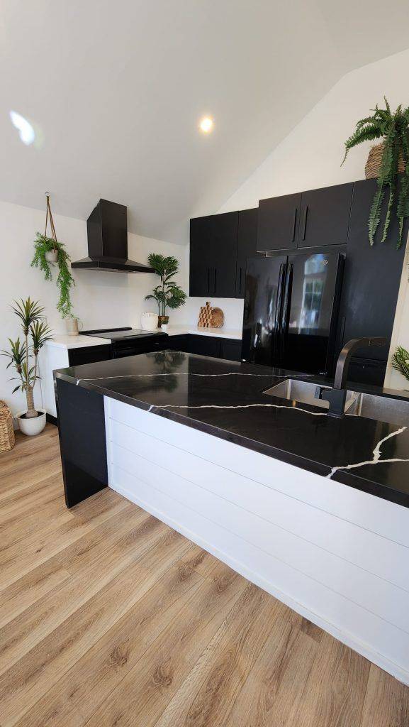 Innisfil, ON L0L 1L0,1 Dufferin ST