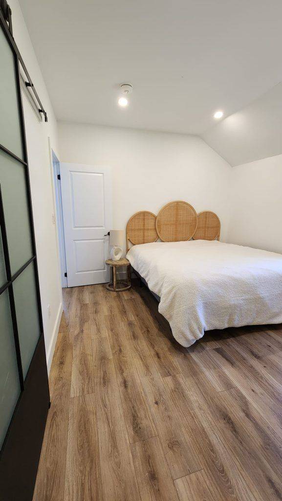 Innisfil, ON L0L 1L0,1 Dufferin ST