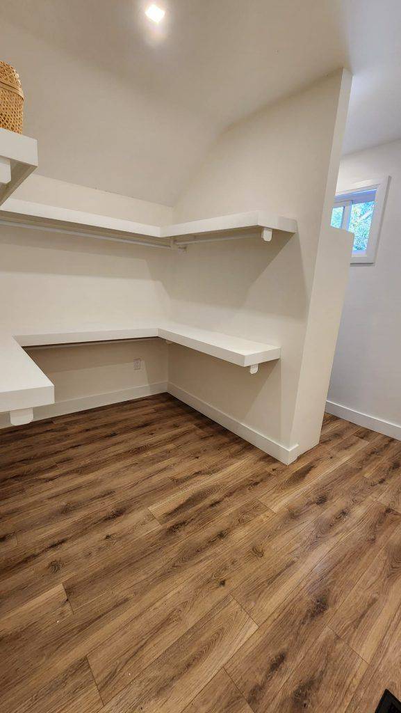 Innisfil, ON L0L 1L0,1 Dufferin ST