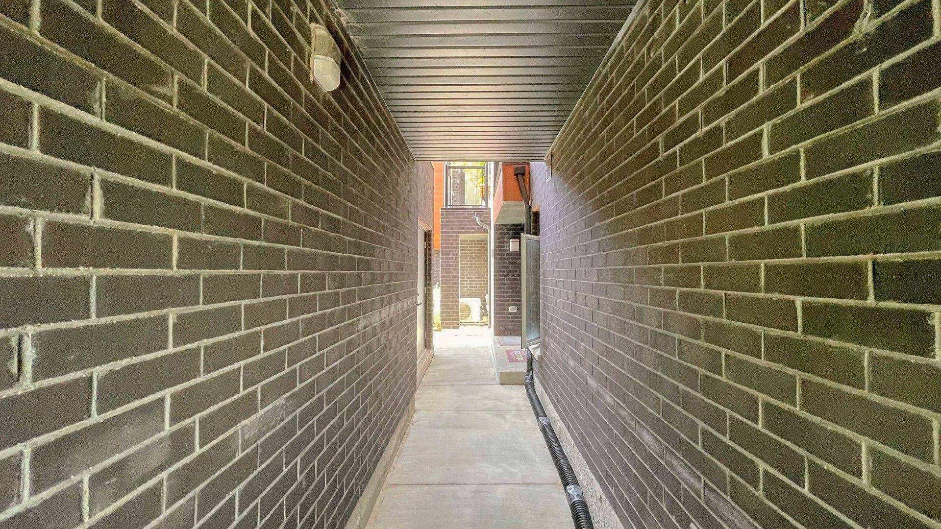 Richmond Hill, ON L4C 6P5,370 Red Maple RD #112