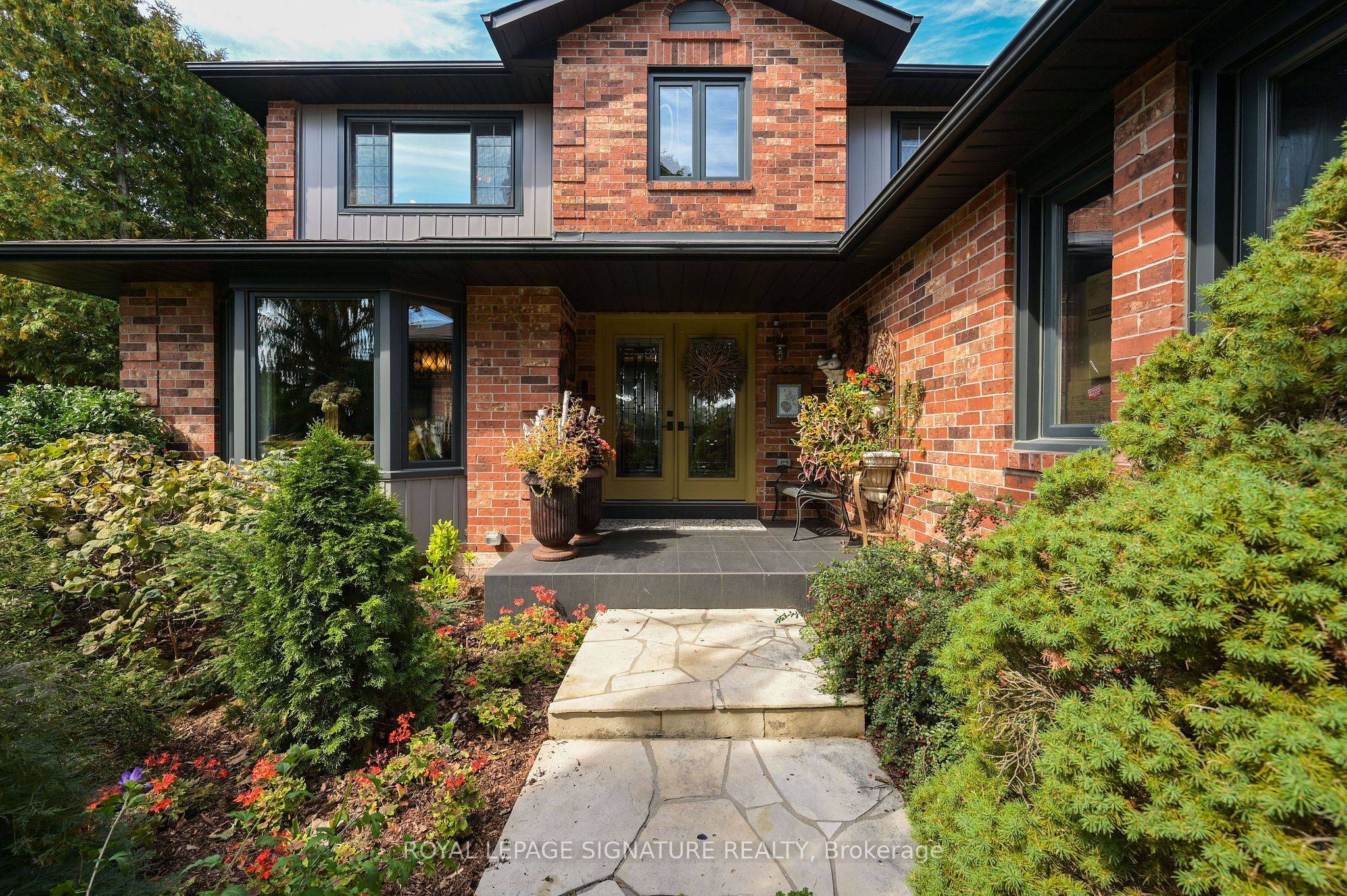 Oakville, ON L6H 1P8,1191 Grange RD