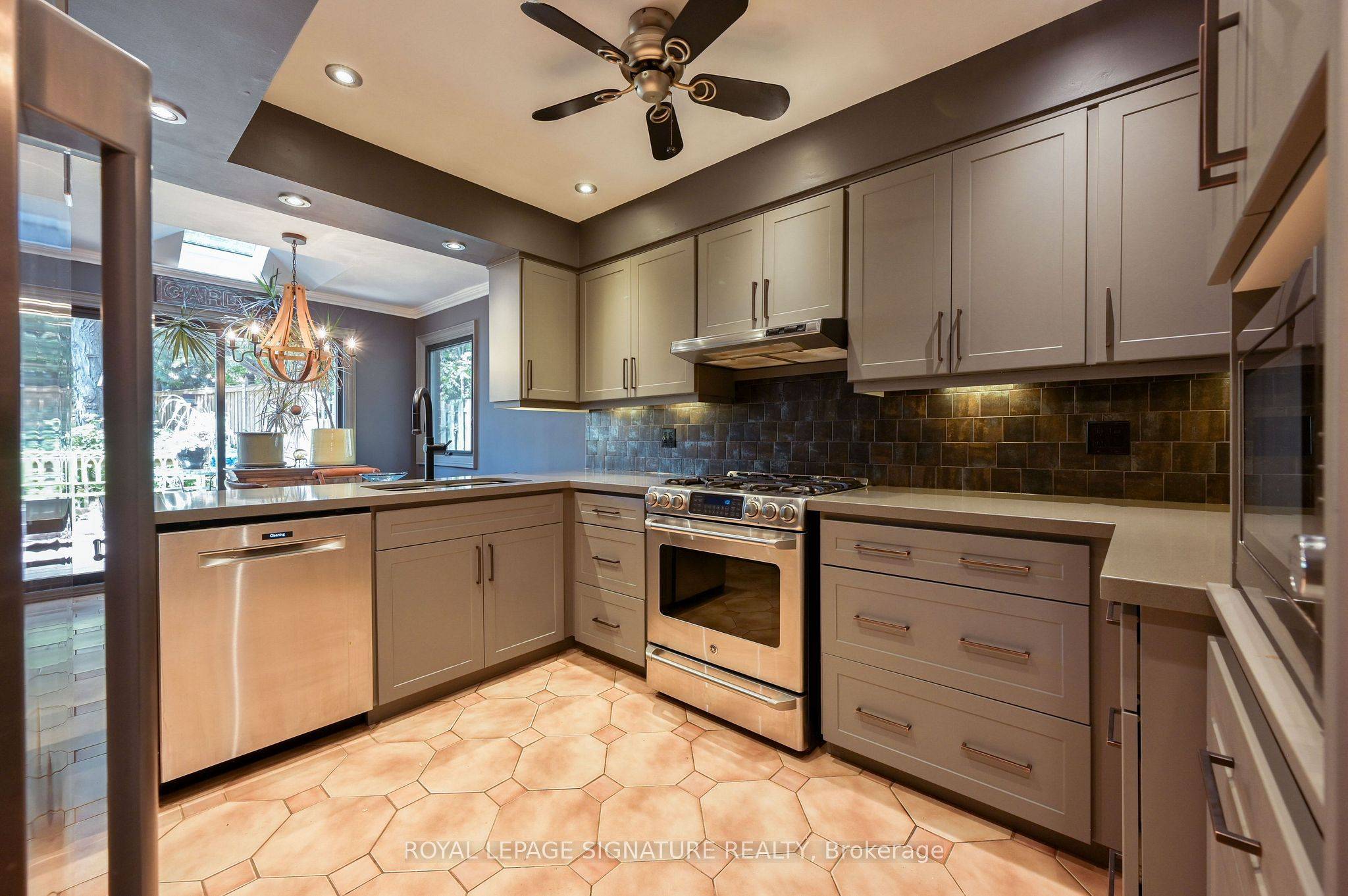 Oakville, ON L6H 1P8,1191 Grange RD