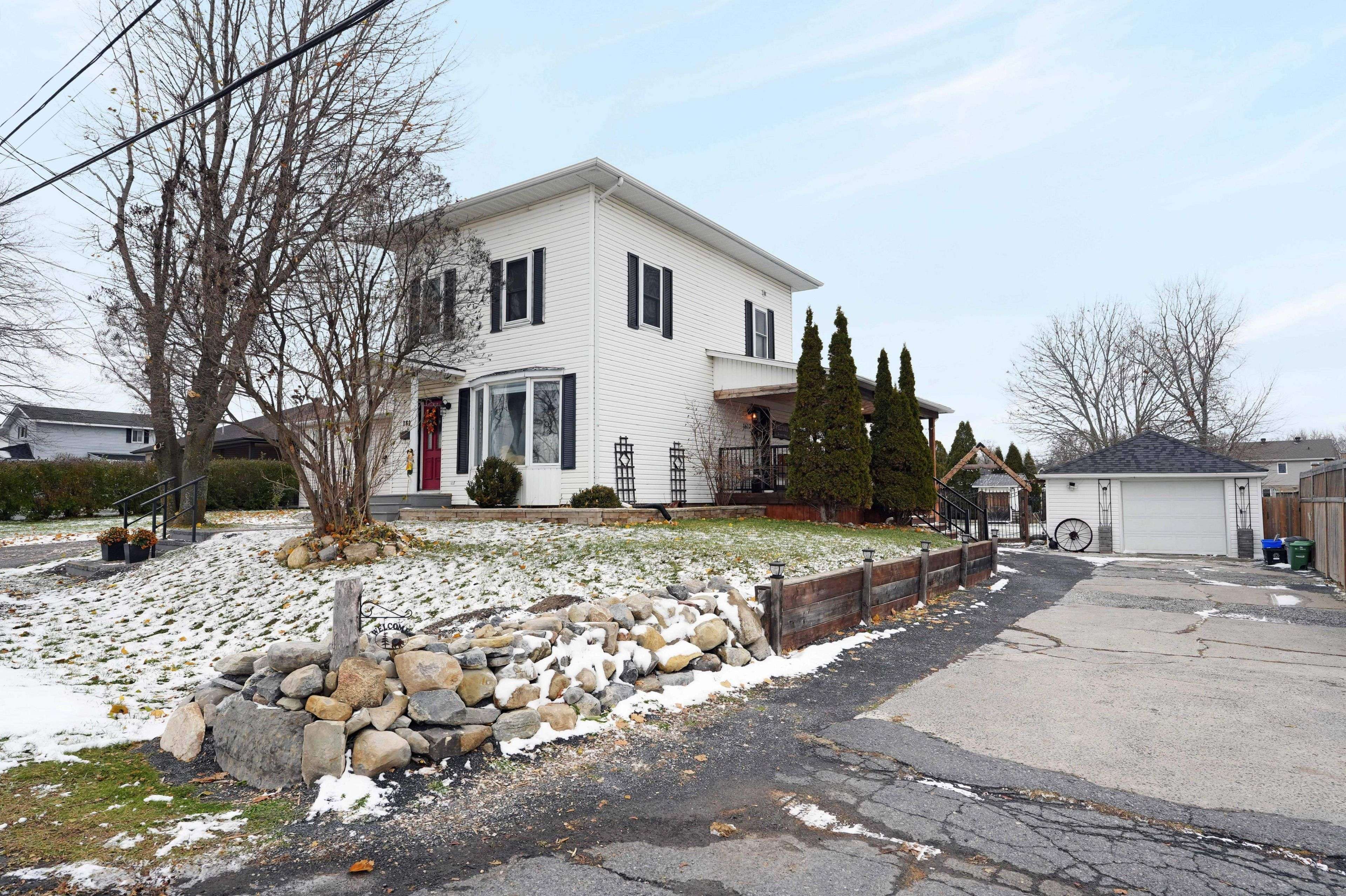 Cornwall, ON K6H 7G8,1617 OLD McConnell AVE