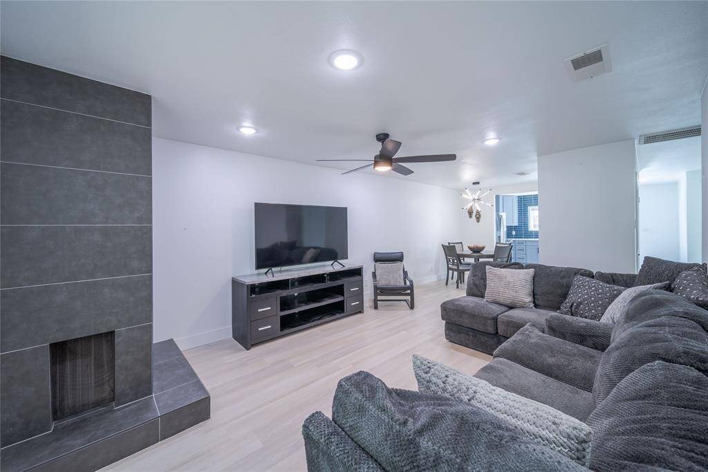 Dallas, TX 75240,13871 Brookgreen Drive