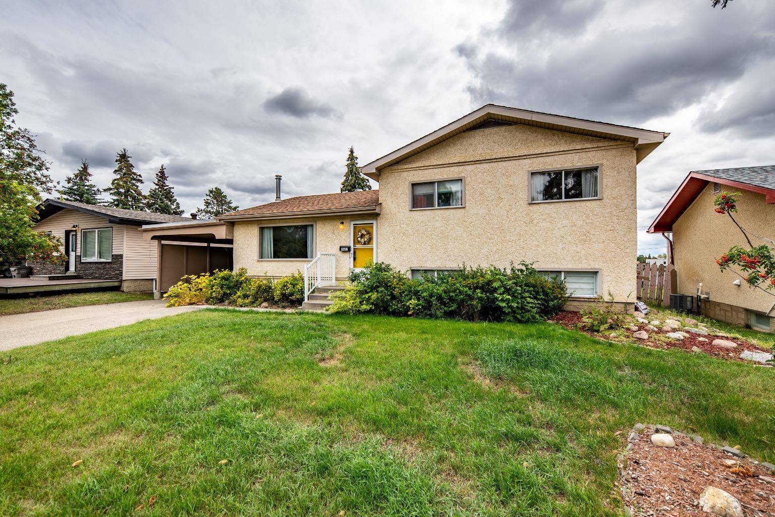 Grande Prairie, AB T8V 0N8,9527 98 AVE