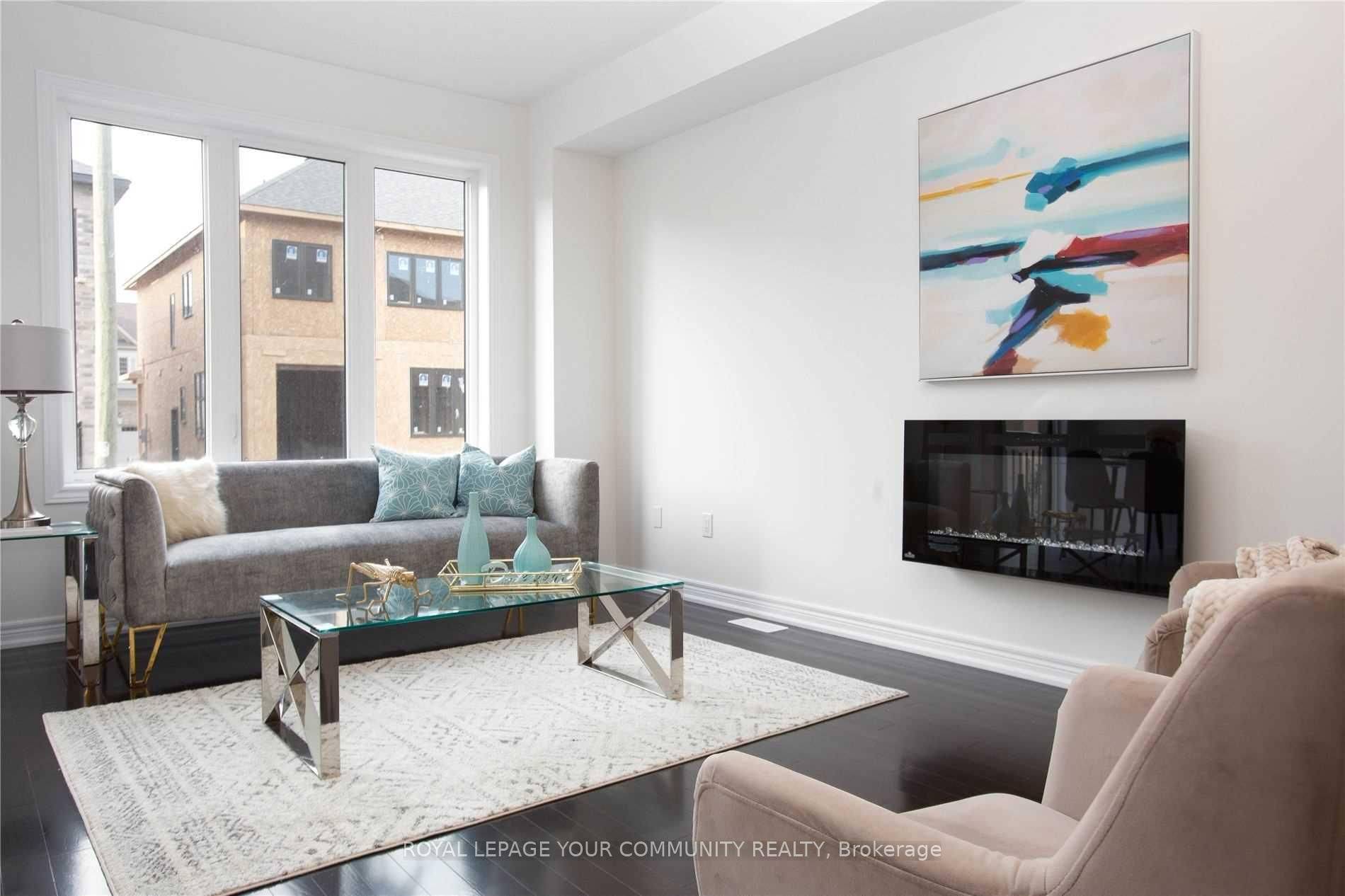 Whitby, ON L1P 0R9,138 Christine Elliott AVE