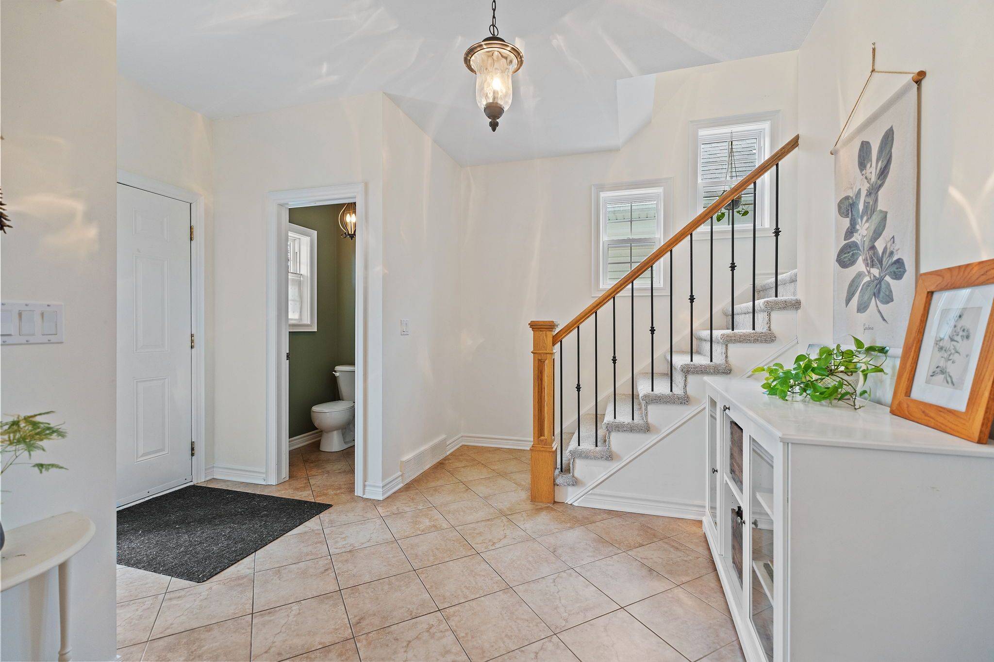 Niagara-on-the-lake, ON L0S 1J0,46 Pinot TRL