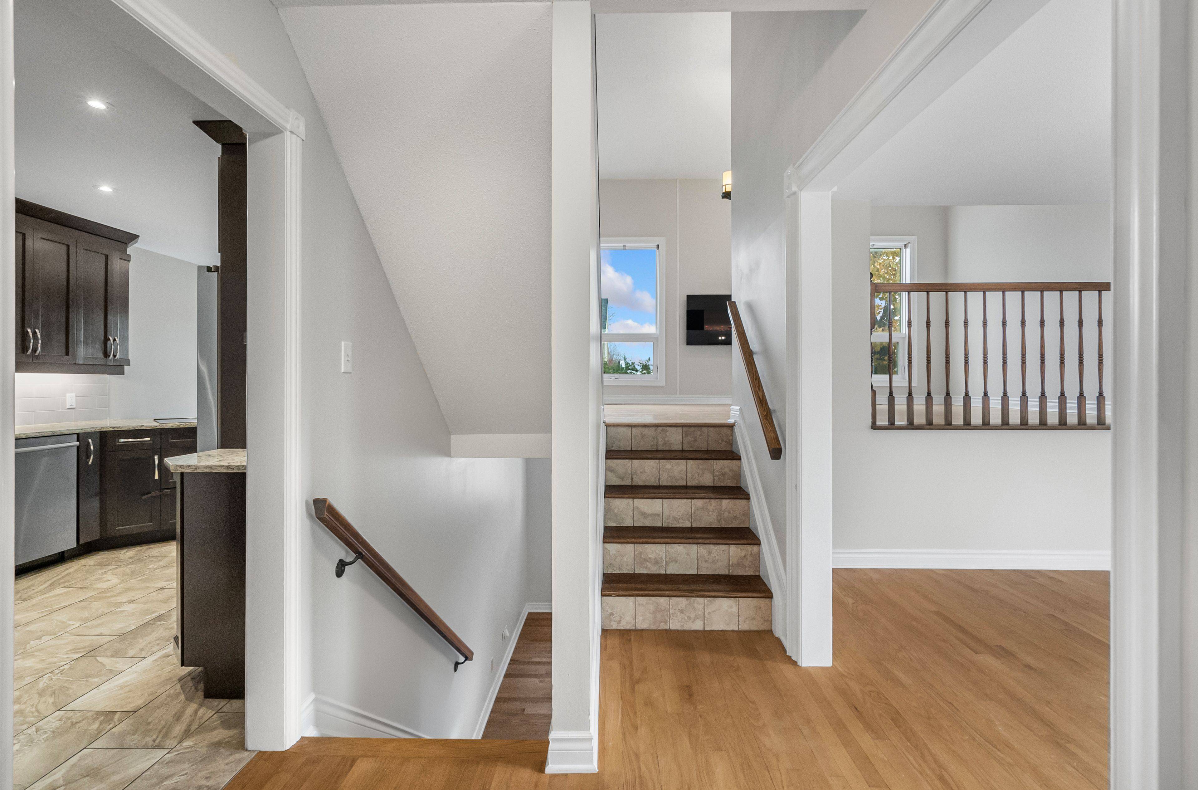 Orleans - Convent Glen And Area, ON K1C 4W9,1678 Smithers CRES