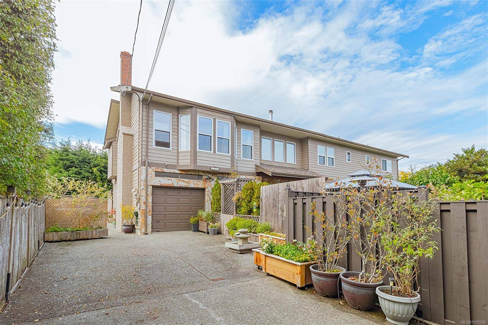 Saanich, BC V8Z 5H4,4050 Santa Maria Ave