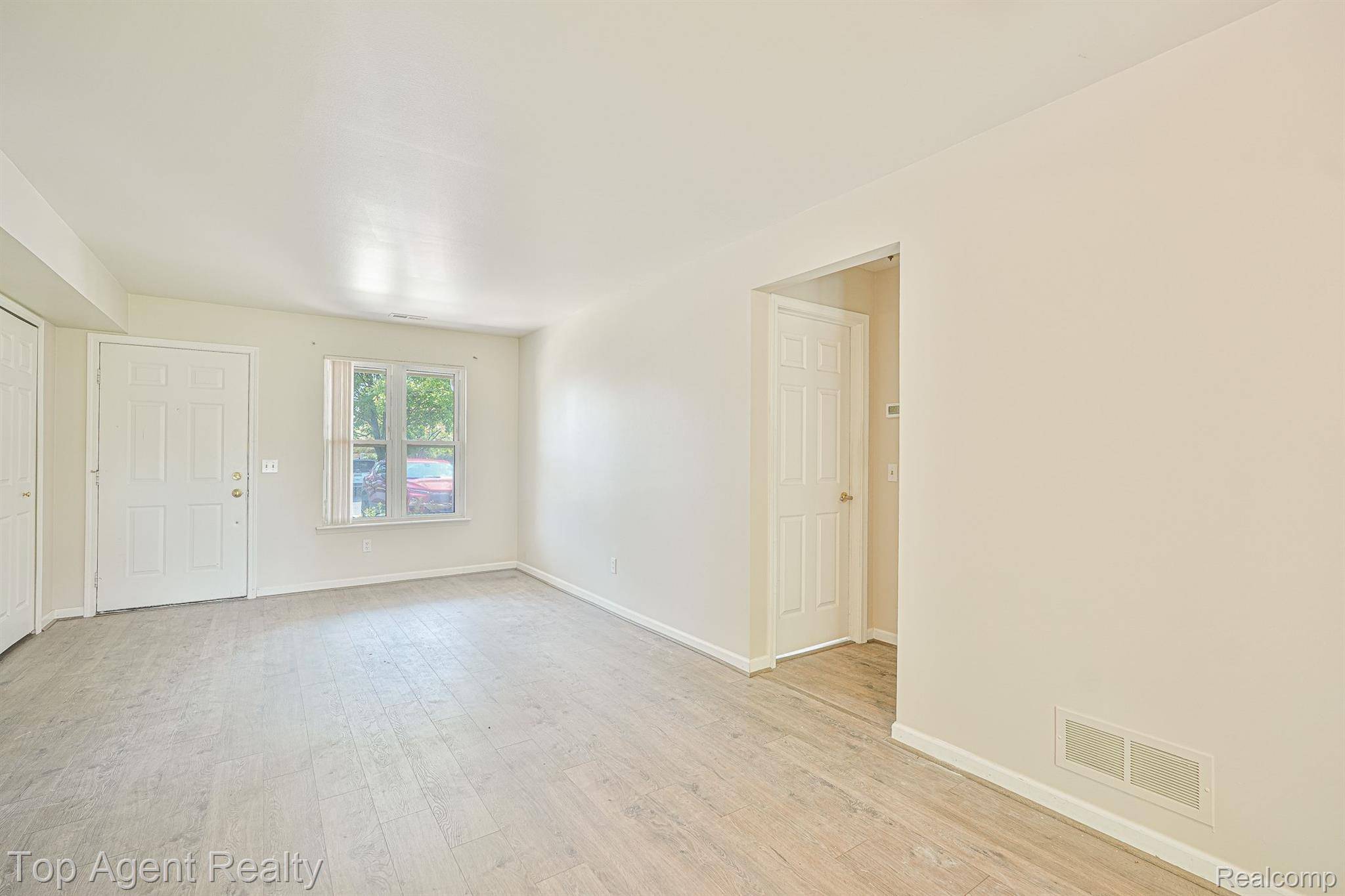 Rochester Hills, MI 48307,1676 CLEMENS CIR