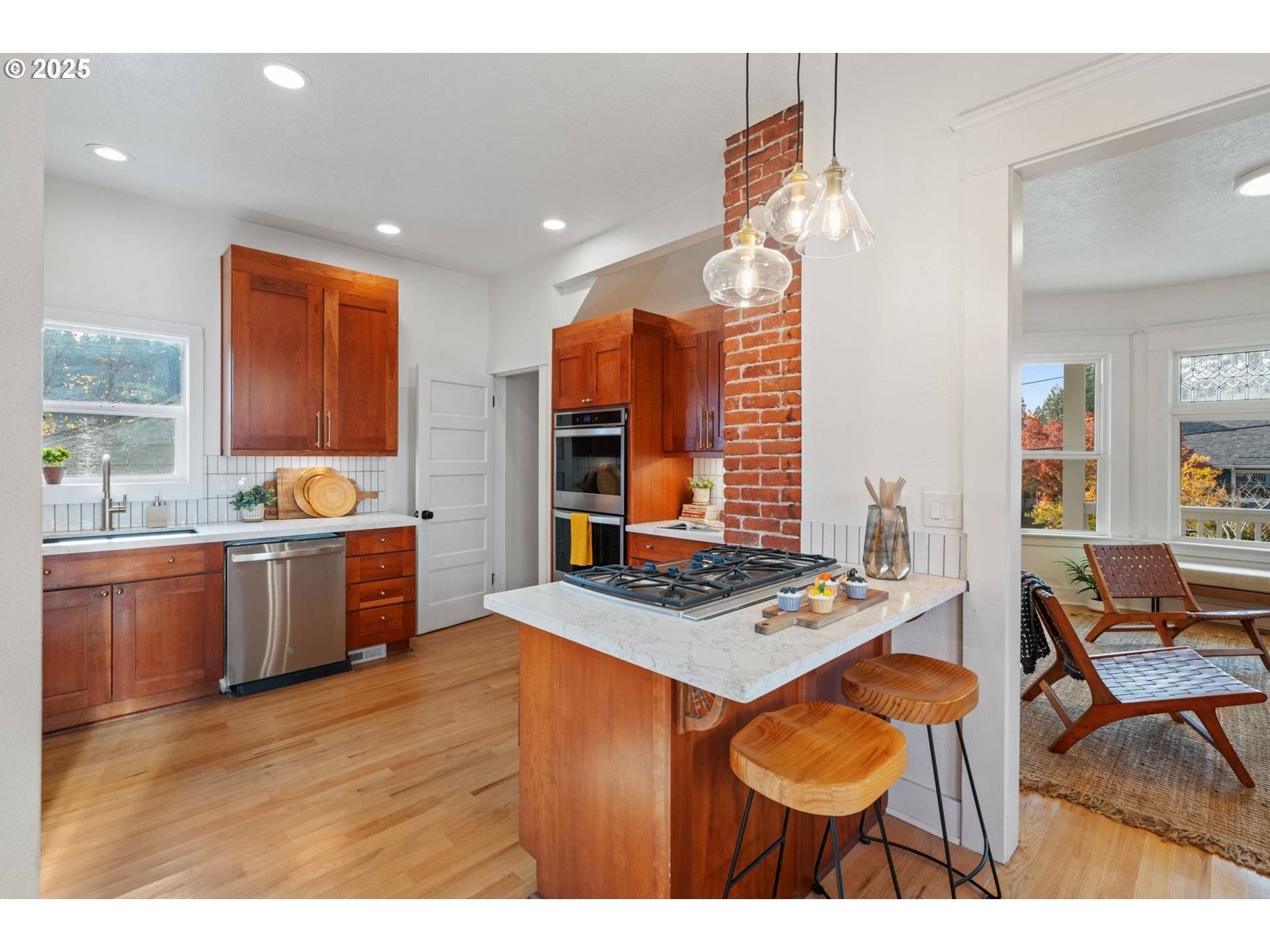 Portland, OR 97215,546 SE 68TH AVE