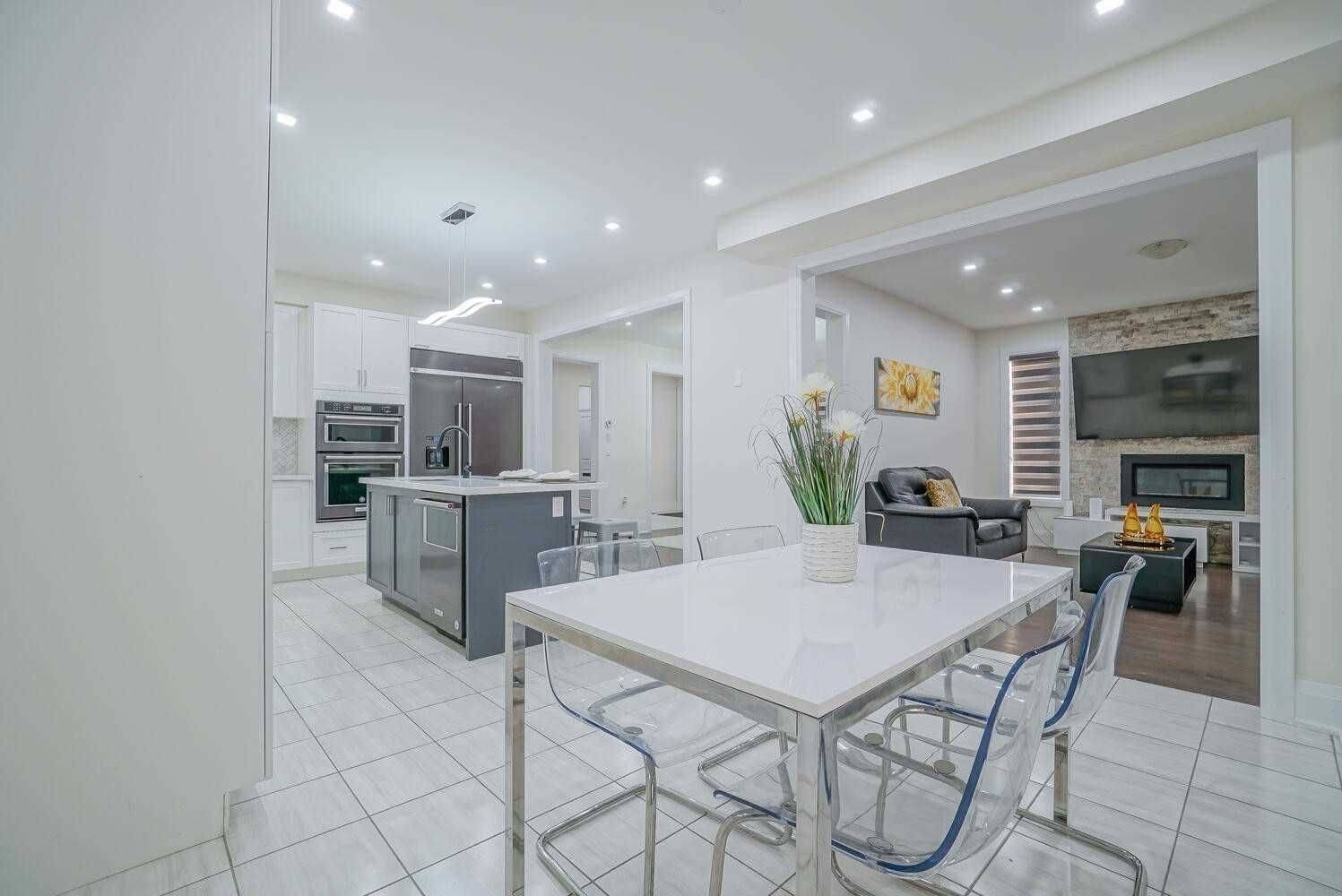 Brampton, ON L6X 5N3,28 Dalecrest RD