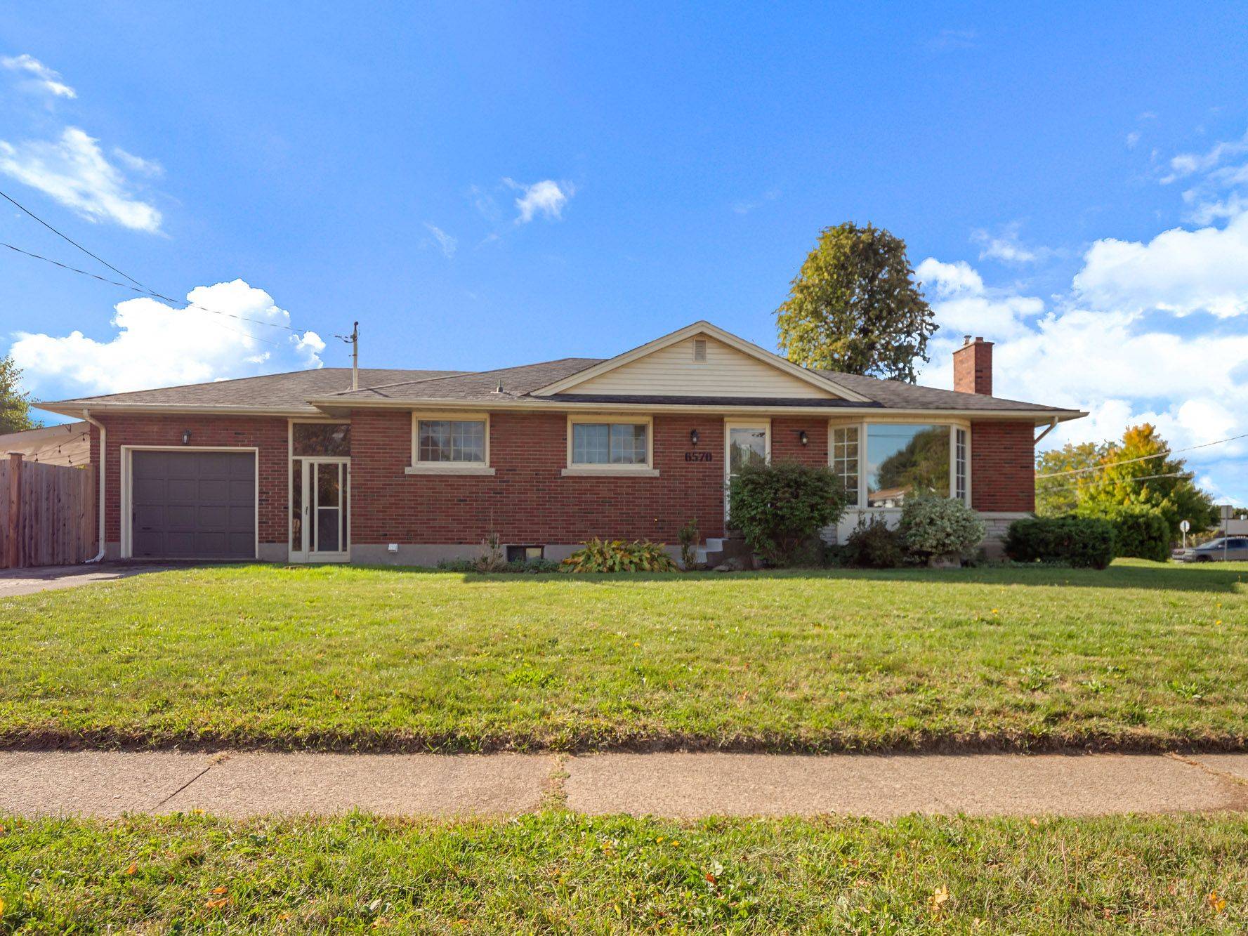 Niagara Falls, ON L2E 5M4,6570 Sherwood RD