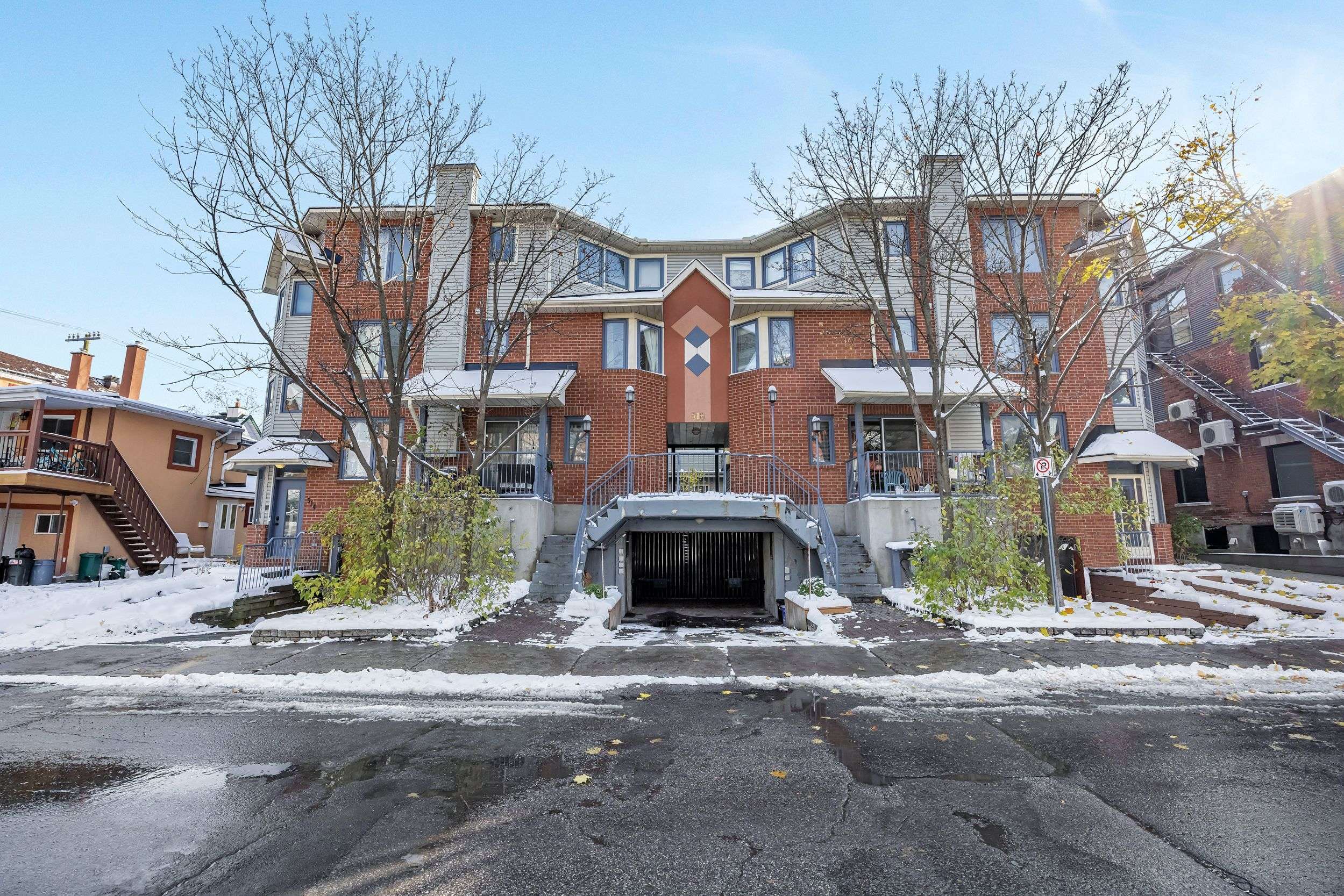 Ottawa Centre, ON K1R 5H5,518 Lisgar ST #2