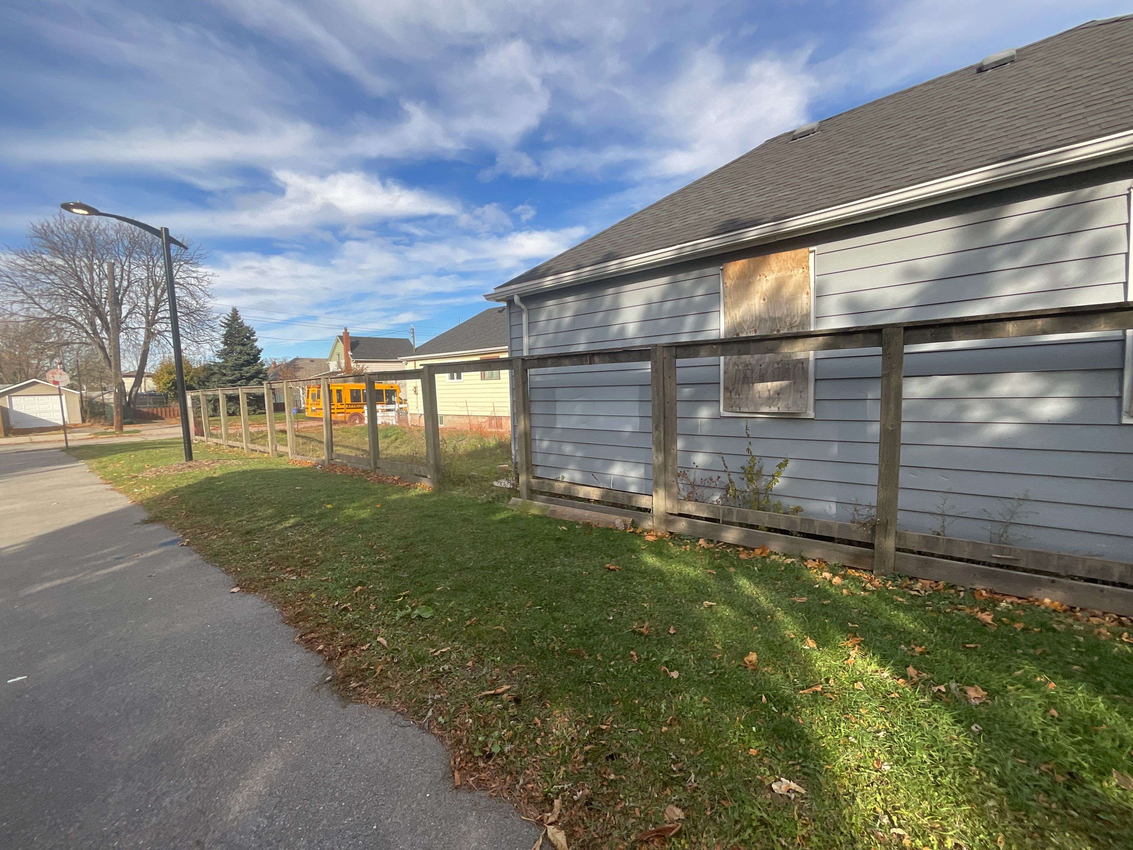 Hamilton, ON L8H 5B5,230 Cope ST