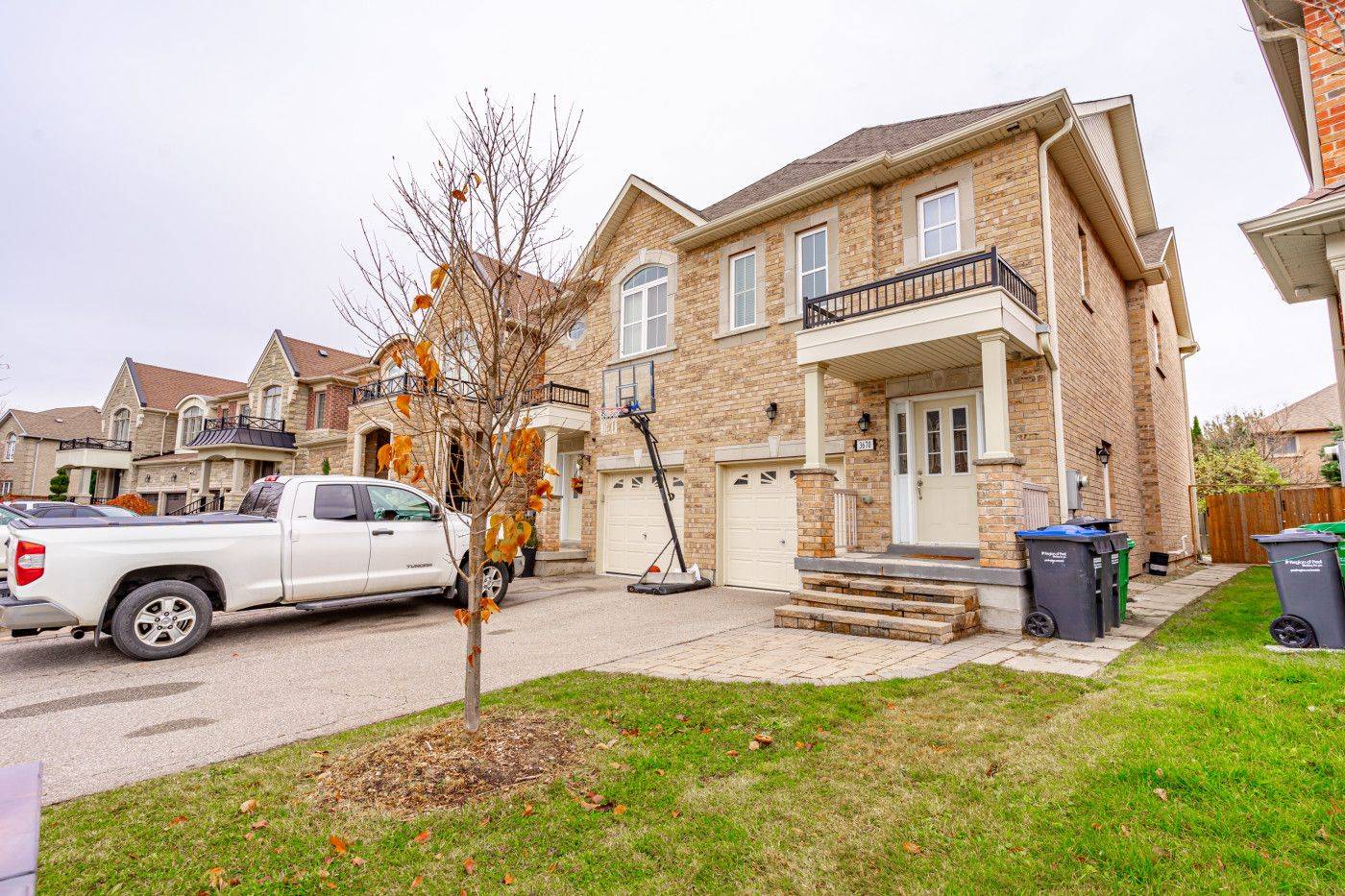 Mississauga, ON L5N 7A2,3670 Banff CT