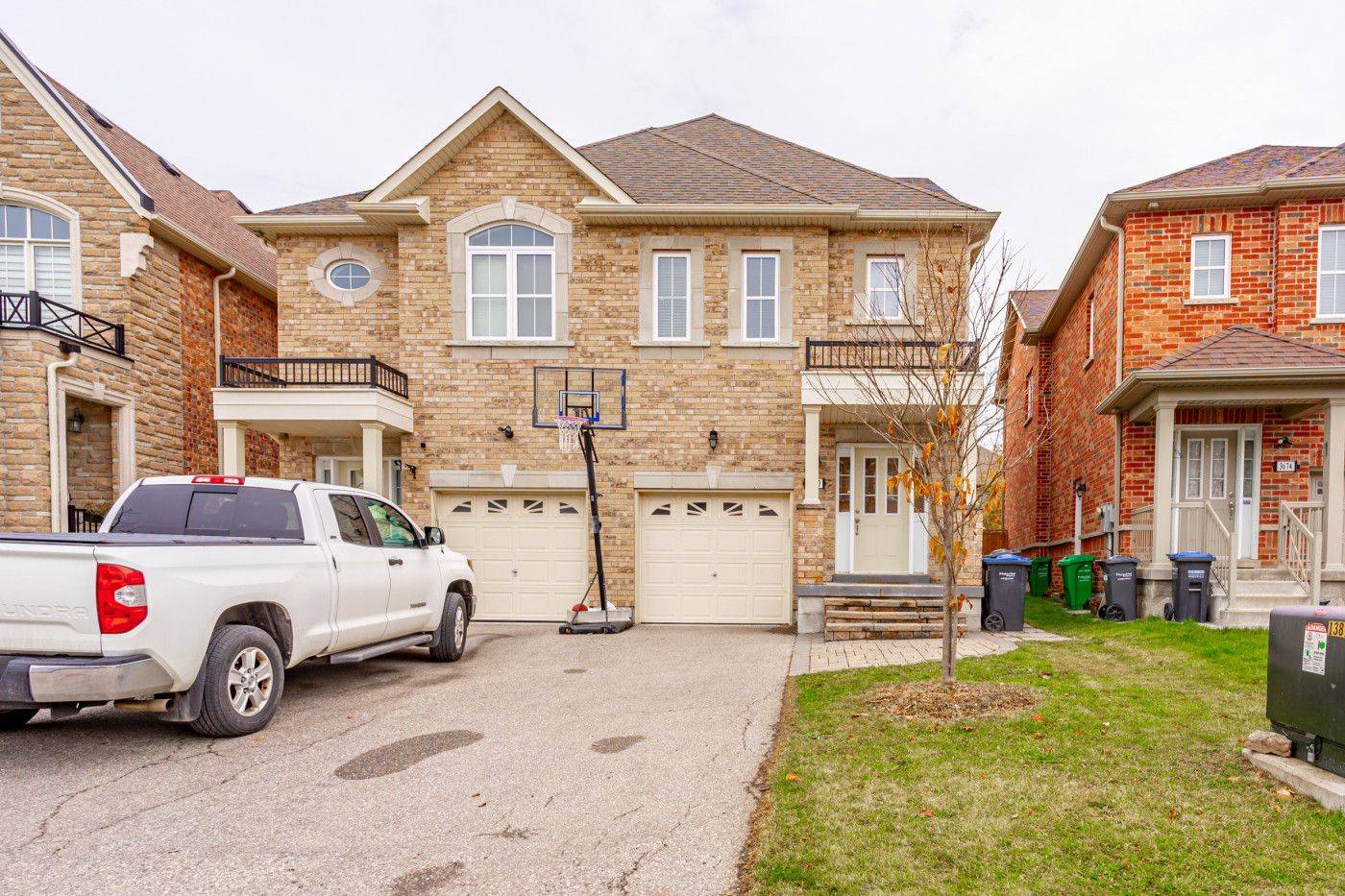 Mississauga, ON L5N 7A2,3670 Banff CT