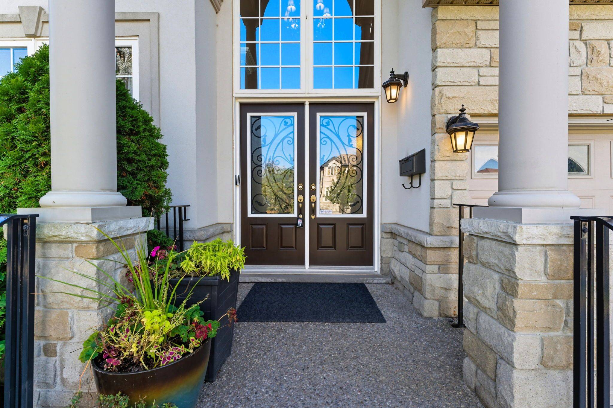 Hamilton, ON L9G 0C8,20 Lorupe CT