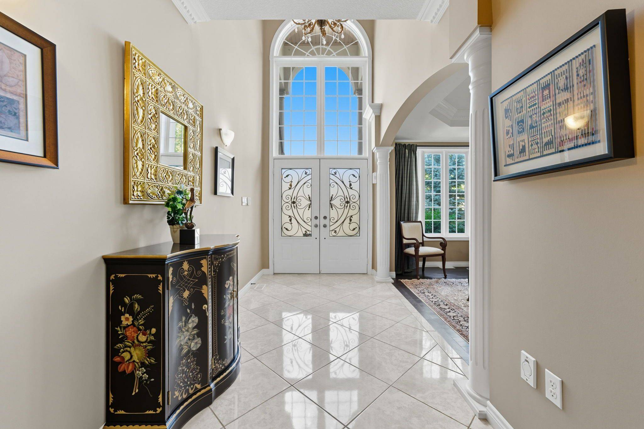 Hamilton, ON L9G 0C8,20 Lorupe CT