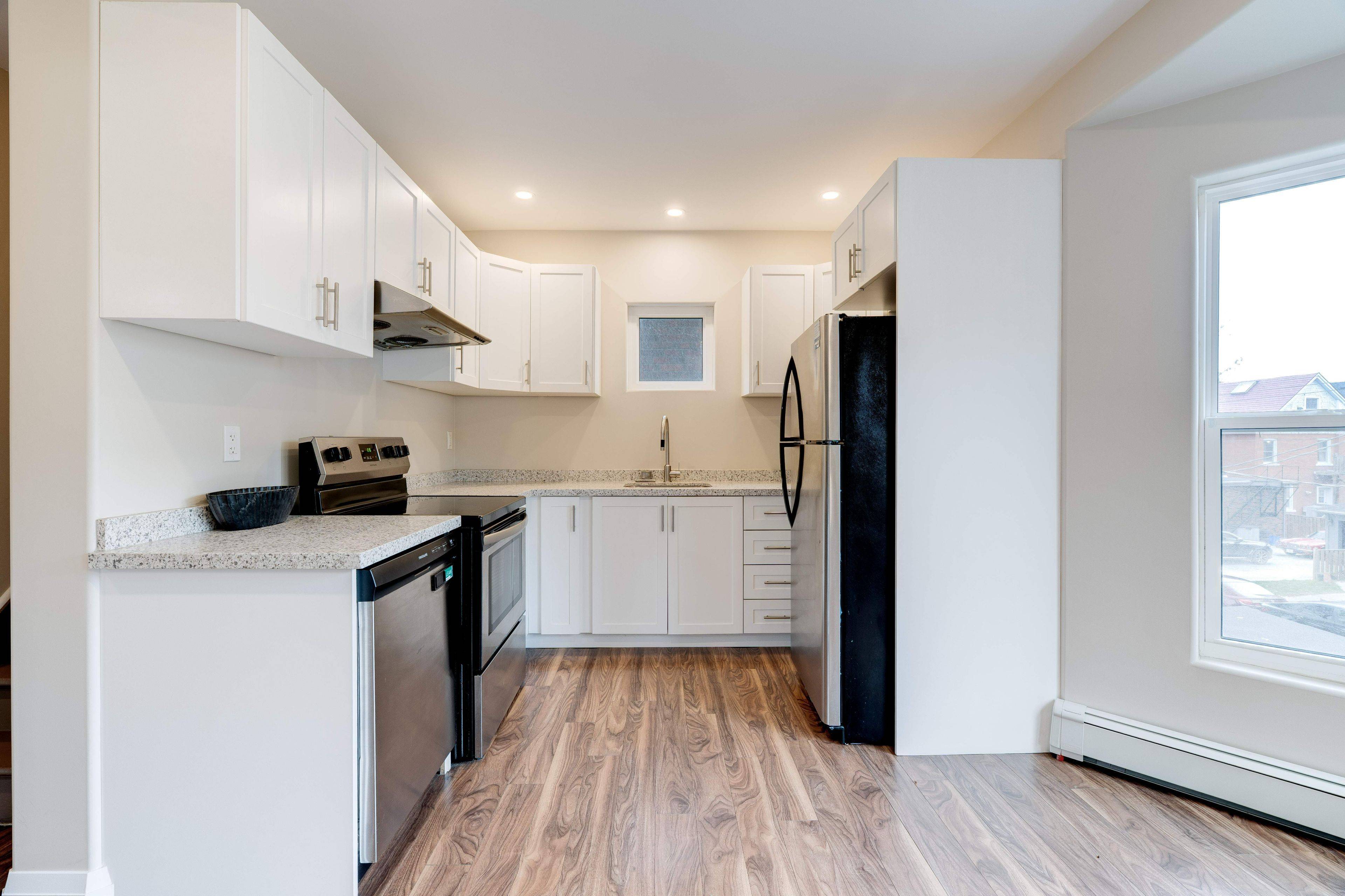 Hamilton, ON L8M 2G9,152 Sanford AVE S