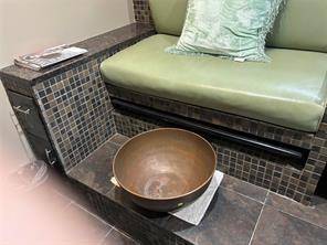 Hurst, TX 76053,117 Melbourne