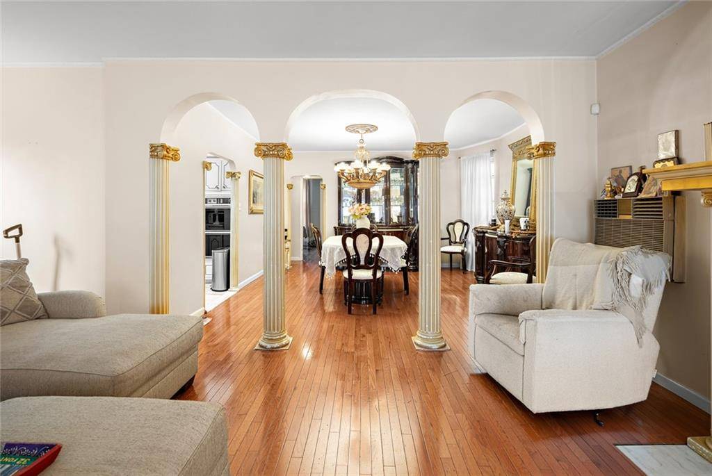 Brooklyn, NY 11209,562 84th ST